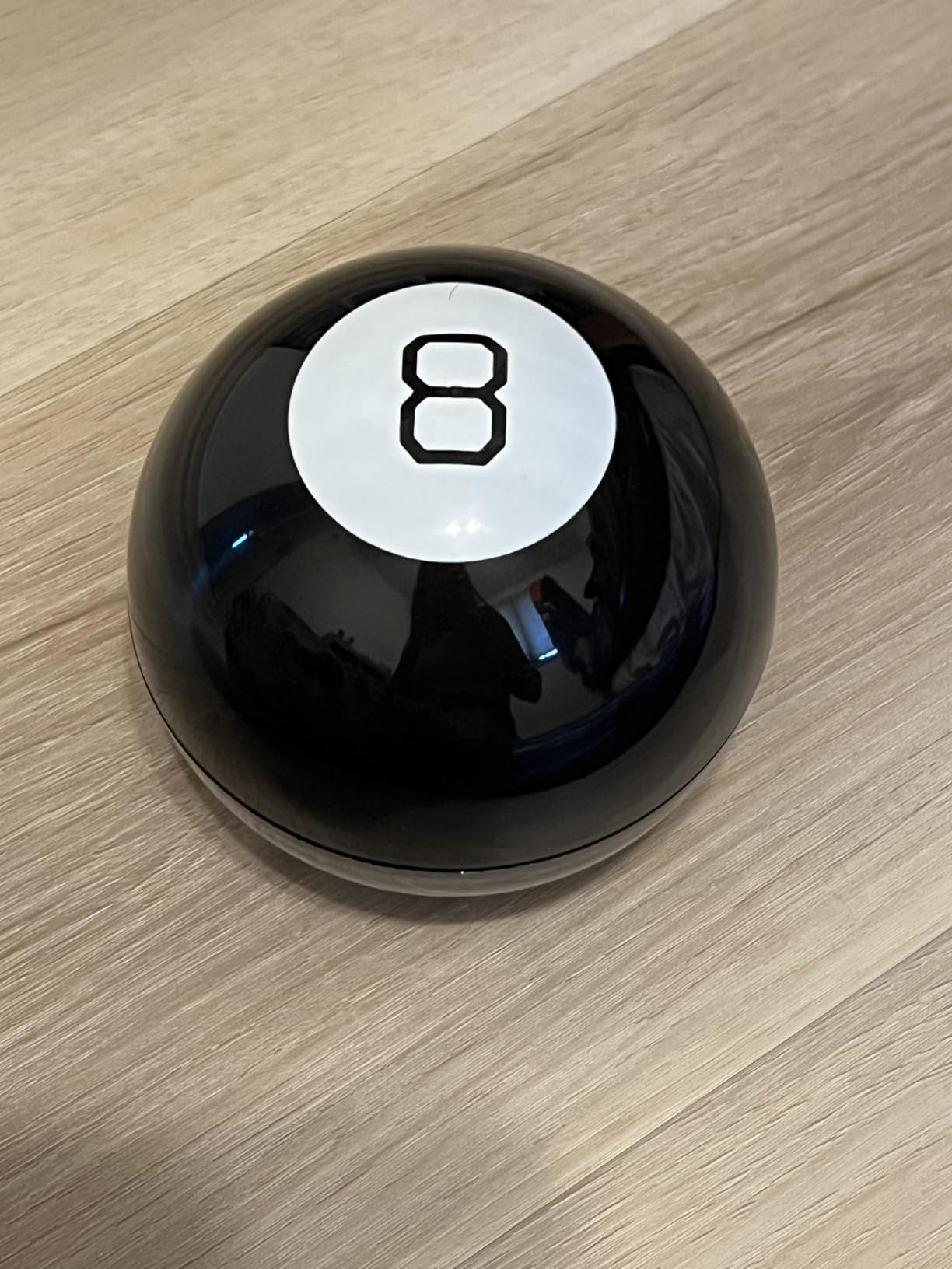 Mattel Games Magic 8 Ball Novelty Fortune-Telling Toy, Retro Look for Kids, Grown-Ups, Families, Parties & Travel (Amazon Exclusive) - Customer Photo 2