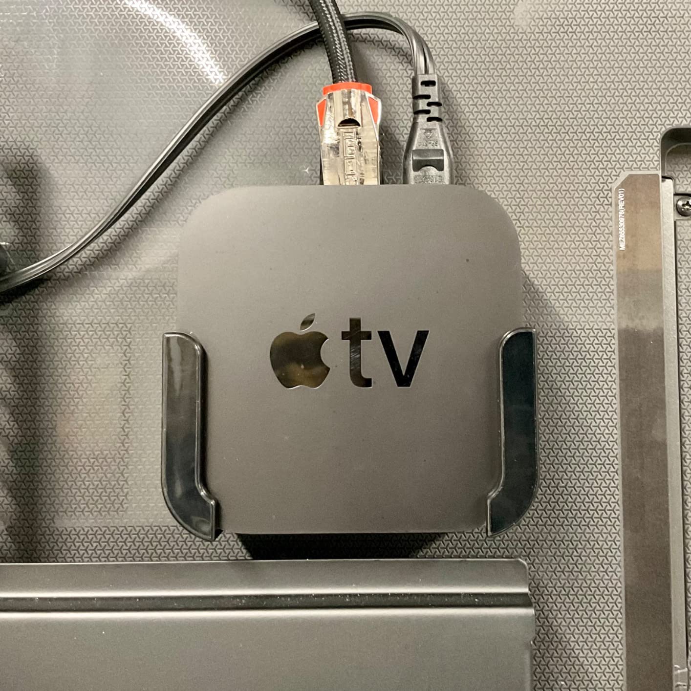 TotalMount – Apple TV Mount – Compatible with all Apple TVs Customer Review TotalMount – Apple TV Mount – Compatible with all Apple TVs - Customer Photo 2