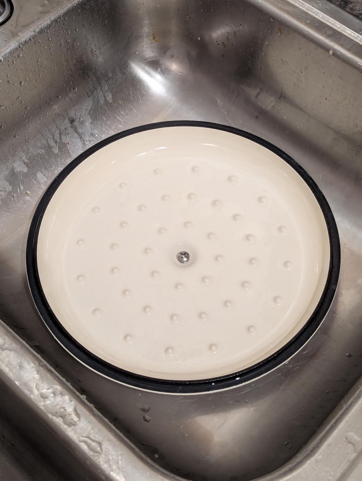 Amazon Basics Cast Iron Dutch Oven Pot with Lid, Enameled, Round, Dual Handles, Heavy-Duty, Medium, 6-Quart, Blue - Customer Photo 1