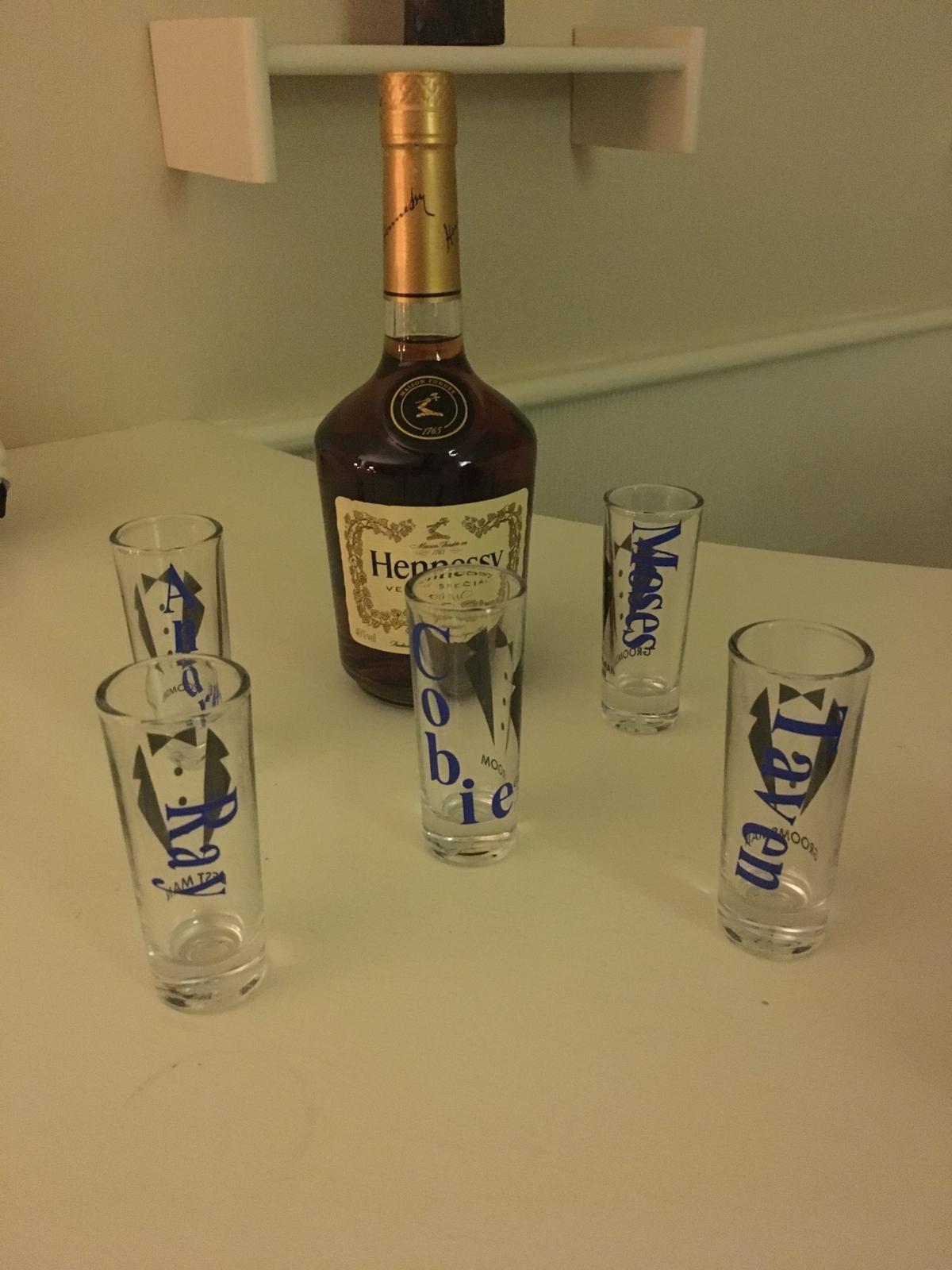 BLUE PANDA Bachelor Party Shot Glasses - 5 Count, 2 Oz, Clear & Black Tuxedo Design - Groomsmen Shot Glass Set for Groom Squad, Heavy Base for Tequila, Vodka & Whiskey - Customer Photo 1