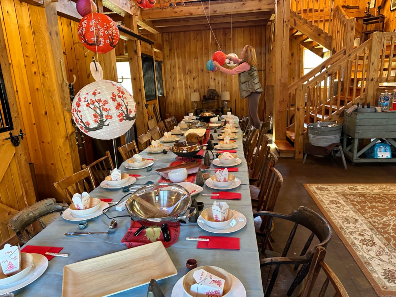 Fold Pak Pack of 25 8 oz Chinese Take Out Boxes with 25 Bamboo Chopsticks, Pagoda Design, Party Favor and Food Pail, Sustainable - Customer Photo 2