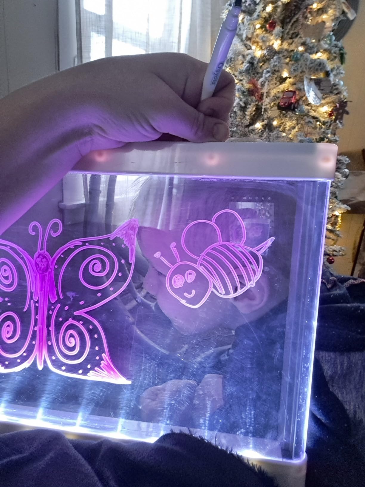 Crayola Ultimate Light Board - White, Kids Drawing Tablet, Holiday & Christmas Gifts, LED Drawing Board, Sketching Art Projector, Toys for Boys & Girls, 6+ - Customer Photo 2