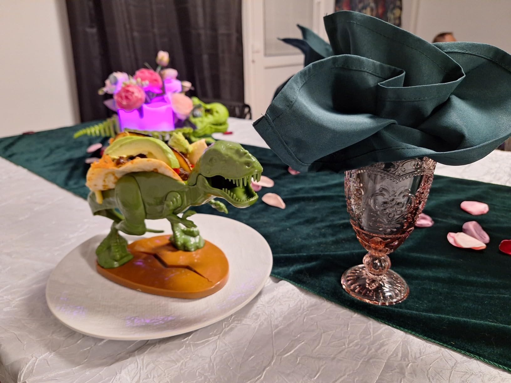 Funwares Original Tacosaurus - Dinosaur Taco Holder, Fun and Practical White Elephant Gift, Hold 2 Tacos Customer Review Funwares Original Tacosaurus - Dinosaur Taco Holder, Fun and Practical White Elephant Gift, Hold 2 Tacos - Customer Photo 1