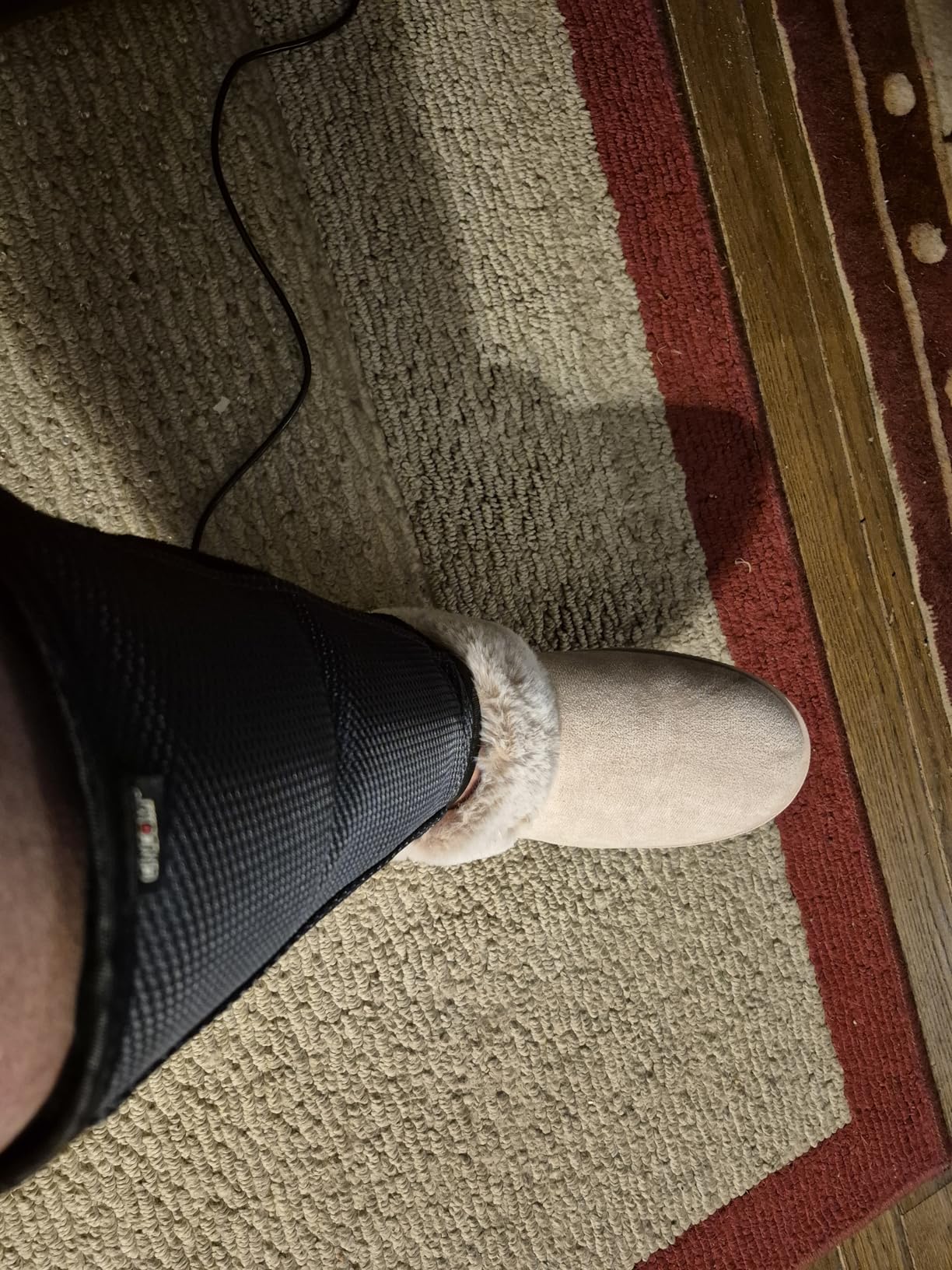 CINCOM Leg Massager for Circulation and Pain Relief, Air Compression Calf Massager with 2 Modes 3 Intensities Helpful for RLS Edema and Muscles Relaxation Gifts Customer Review CINCOM Leg Massager for Circulation and Pain Relief, Air Compression Calf Massager with 2 Modes 3 Intensities Helpful for RLS Edema and Muscles Relaxation Gifts - Customer Photo 2