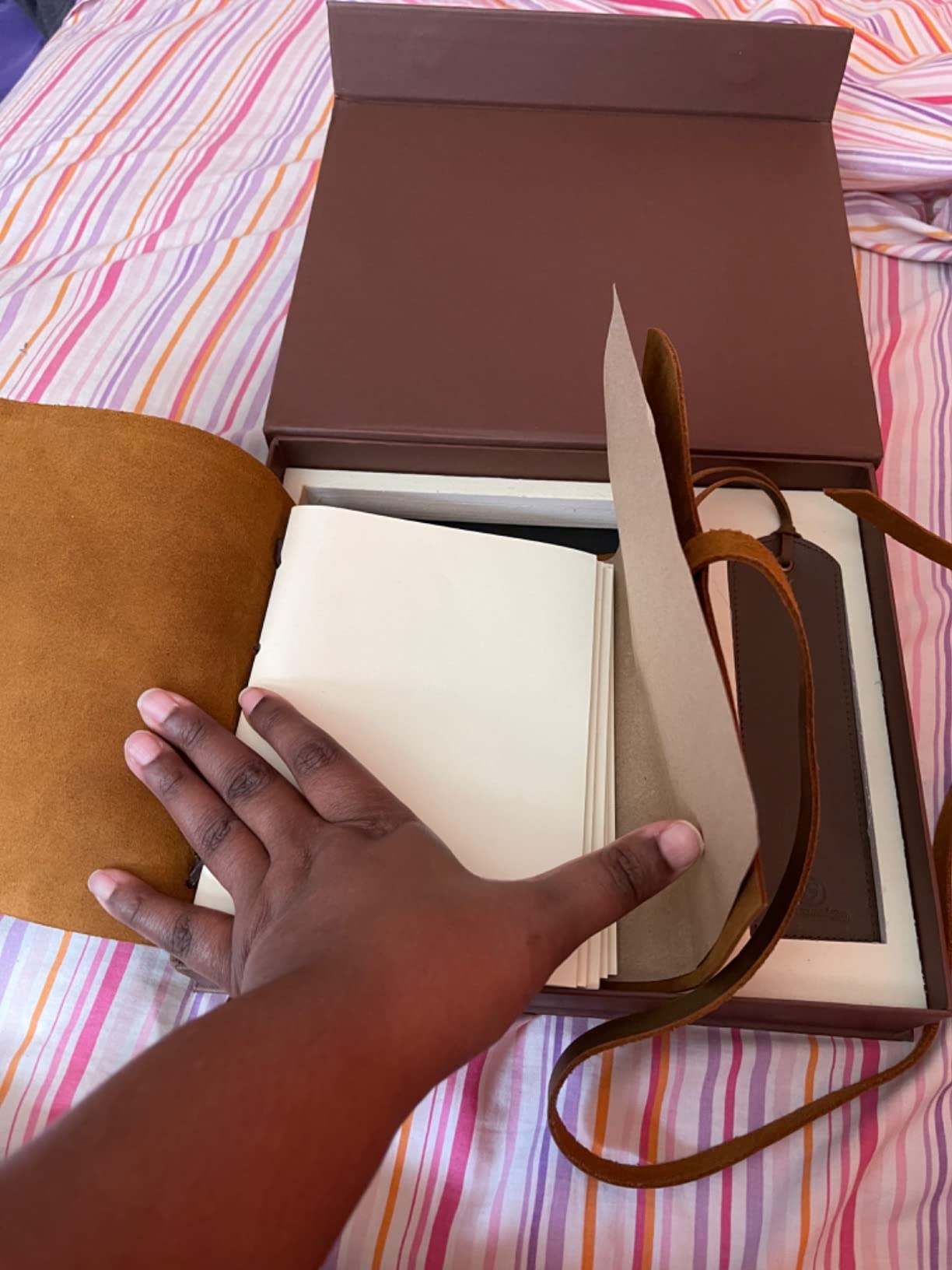 Leather Journal Gift Set with Antique Leather Bookmark + Pen, Handmade Writing Notebook 7x5 Inches Unlined Leather Bound Daily Notepad For Men For Women, Luxury Gift Box Diary for all ages Customer Review Leather Journal Gift Set with Antique Leather Bookmark + Pen, Handmade Writing Notebook 7x5 Inches Unlined Leather Bound Daily Notepad For Men For Women, Luxury Gift Box Diary for all ages - Customer Photo 1