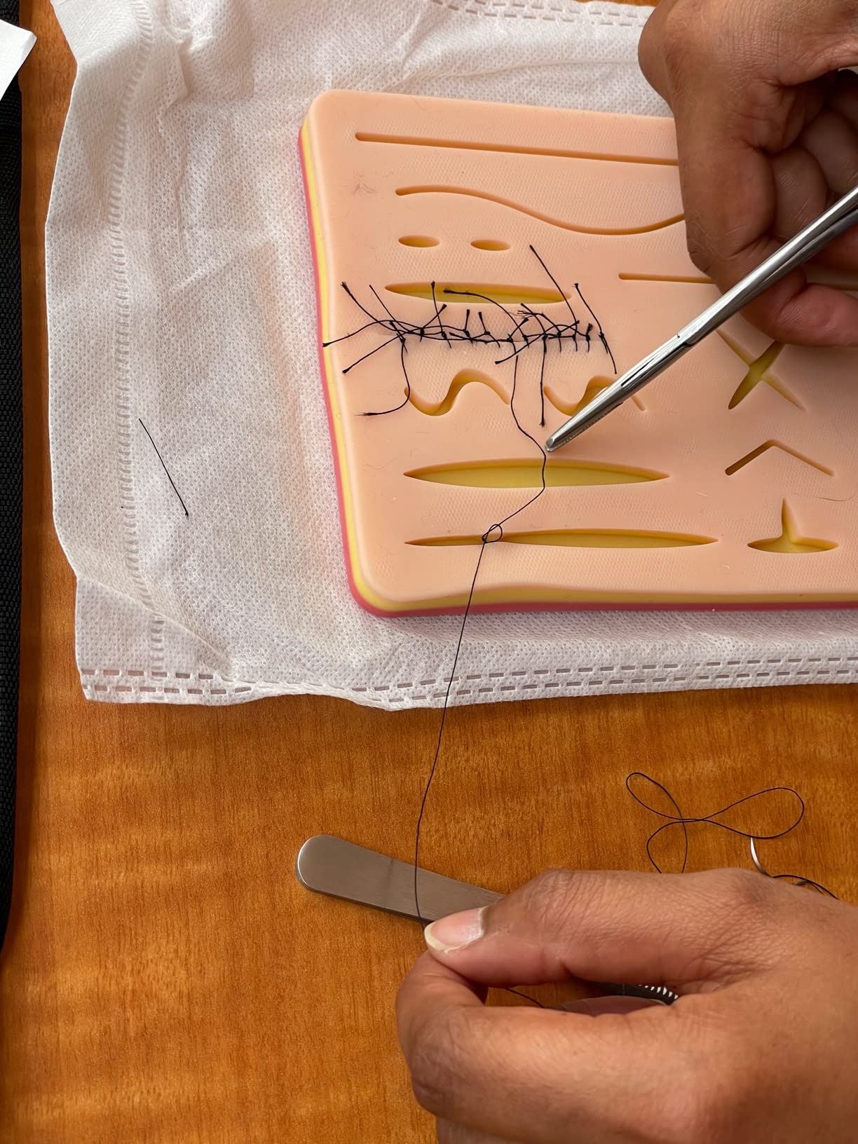 Medarchitect Suture Practice Complete Kit (30 Pieces) for Medical Student Suture Training, Include Upgrade Suture Pad with 14 Pre-Cut Wounds, Suture Tools, Suture Thread & Needle - Customer Photo 2