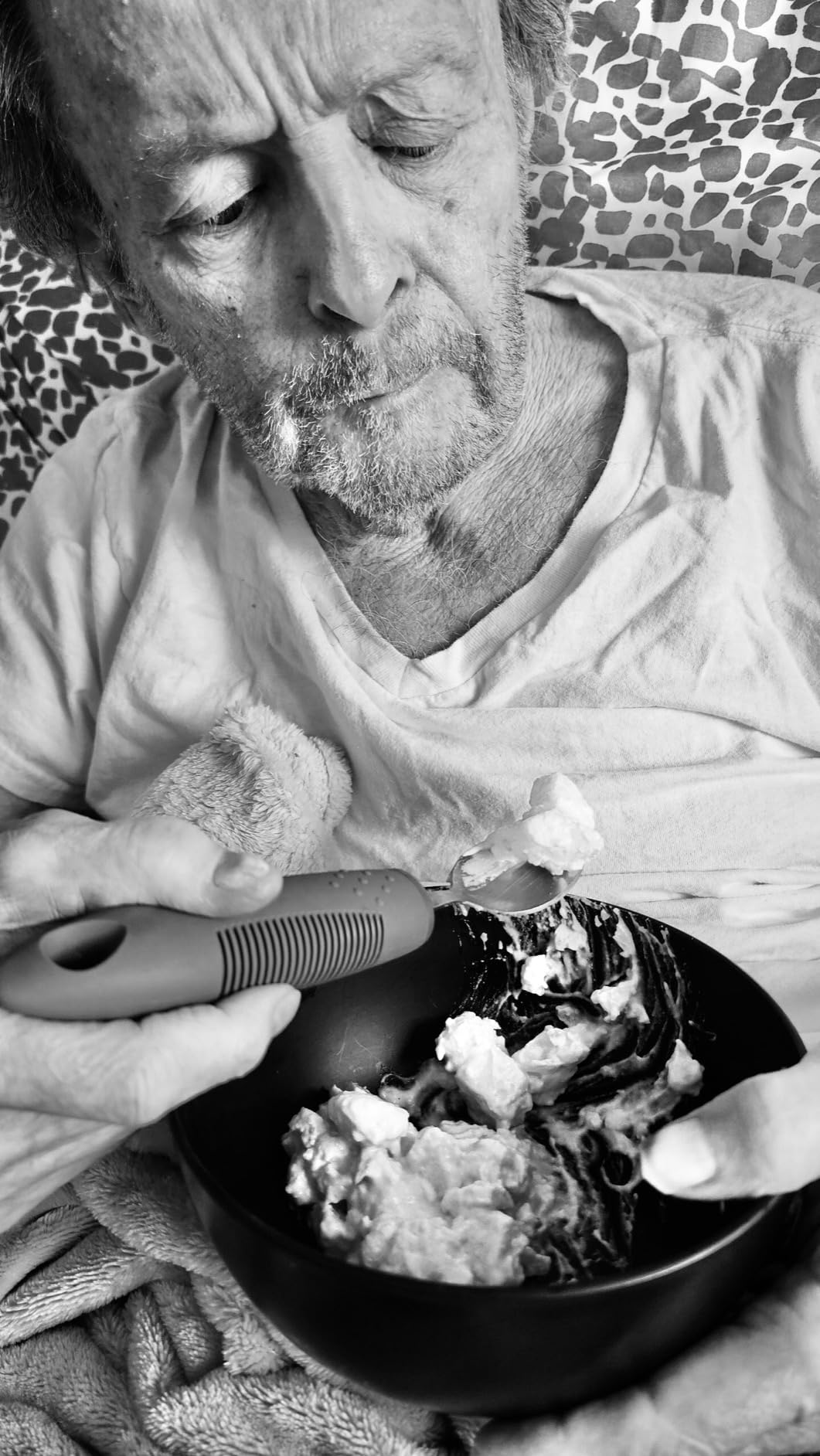 BUNMO Adaptive Utensils for Elderly, Arthritis, Weak Hand Grip & Handicapped - Gray 4 Piece Set - Customer Photo 3