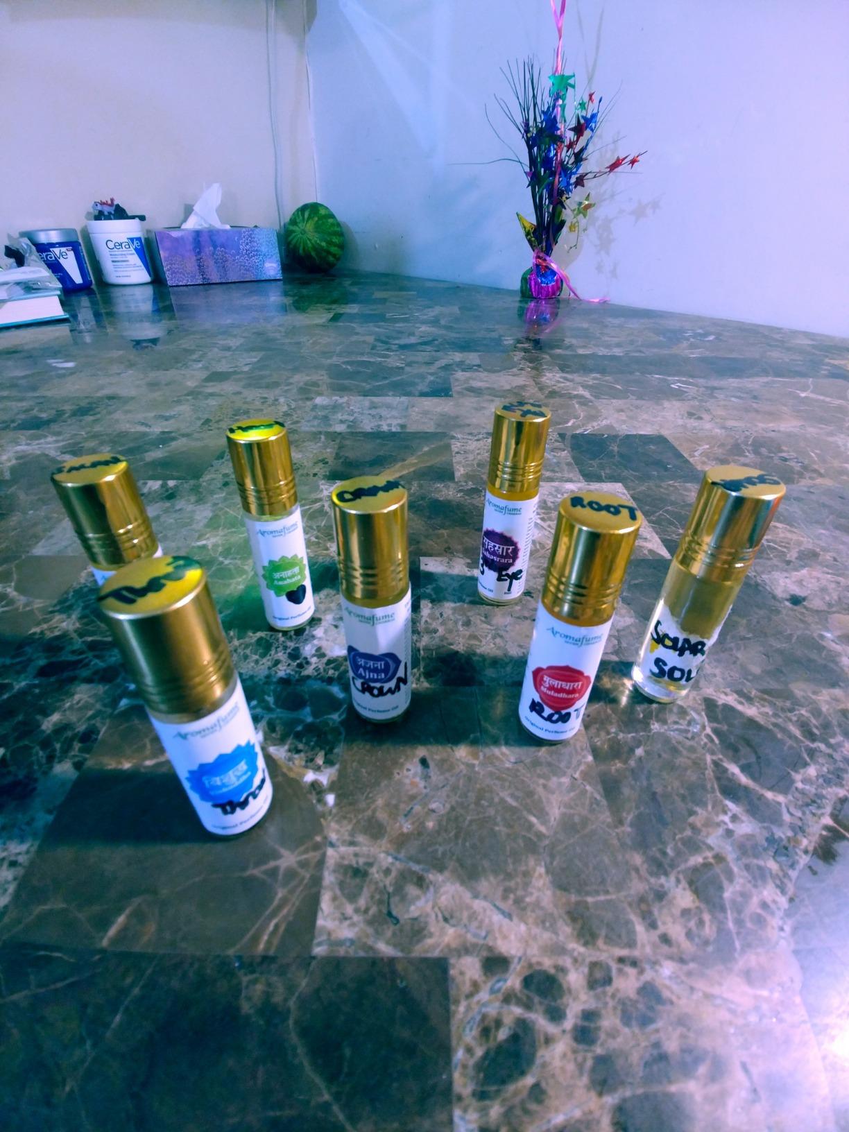 7 Chakra Essential Oil Roll-On Blend Gift Set by Aromafume | 7x 6ml/0.2 fl oz | Aromatherapy Oils for Meditation, Chakra Balance | Yoga & Reiki Gifts | Essential Oil Set for Plexus, Root Chakra & more - Customer Photo 2