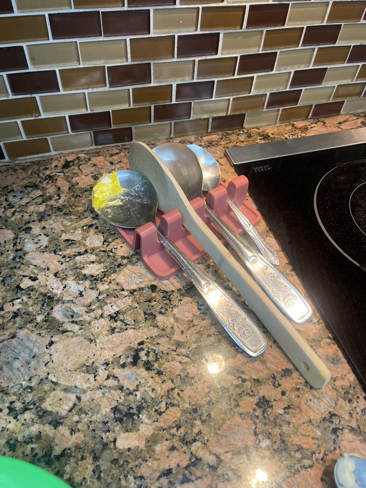 Zulay Kitchen Spoon Rest for Multiple Utensils High Heat-Resistant Silicone Drip Pad, BPA-Free Spoon Holder for Stove Top, Kitchen Gadget Holder for Ladles, Tongs, Cooking Spatula - Makes Great Gift - Customer Photo 1