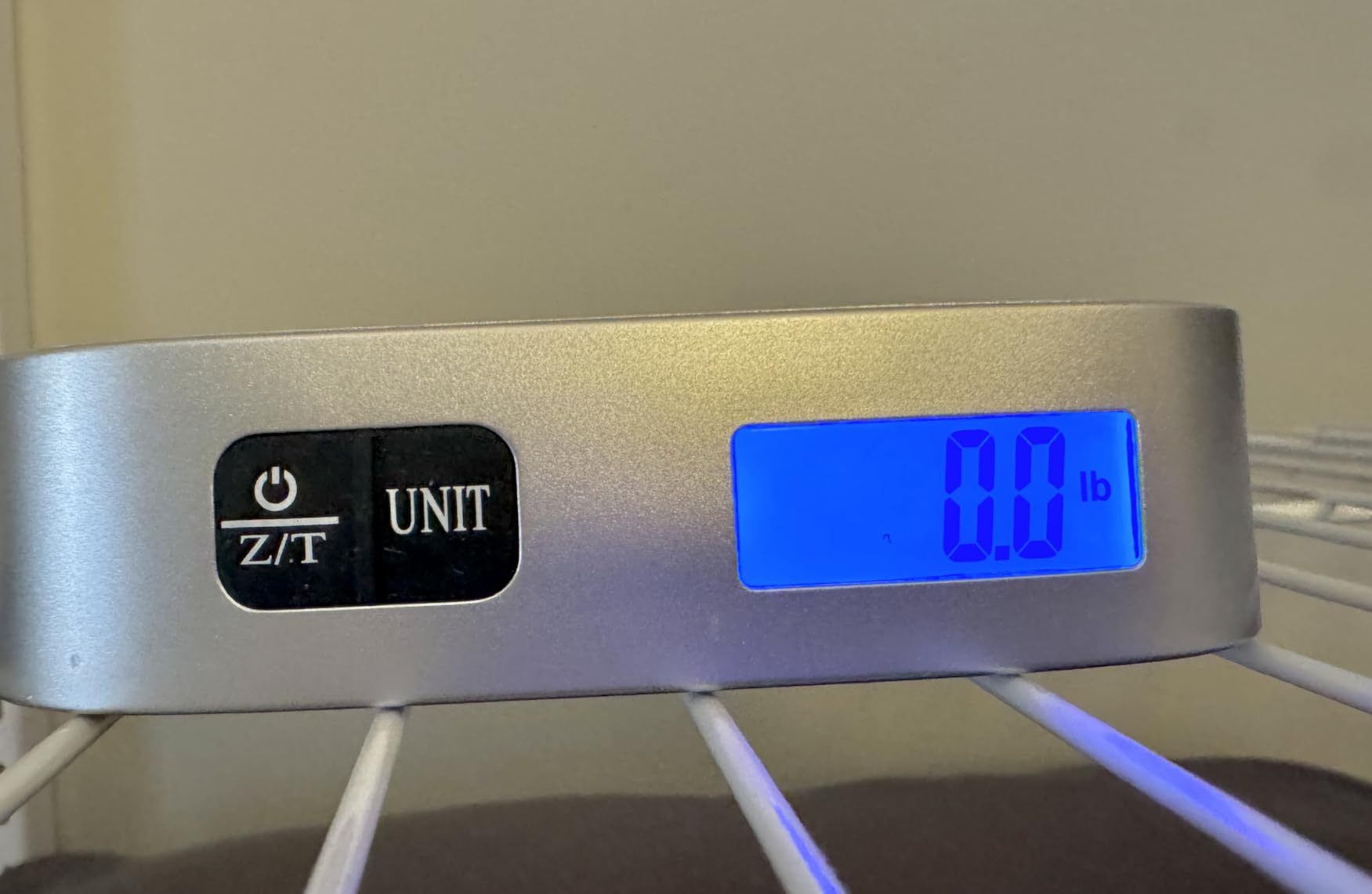 travel inspira Luggage Scale, Portable Digital Hanging Baggage Scale for Travel, Suitcase Weight Scale with Rubber Paint, 110 Pounds, Battery Included - Customer Photo 1