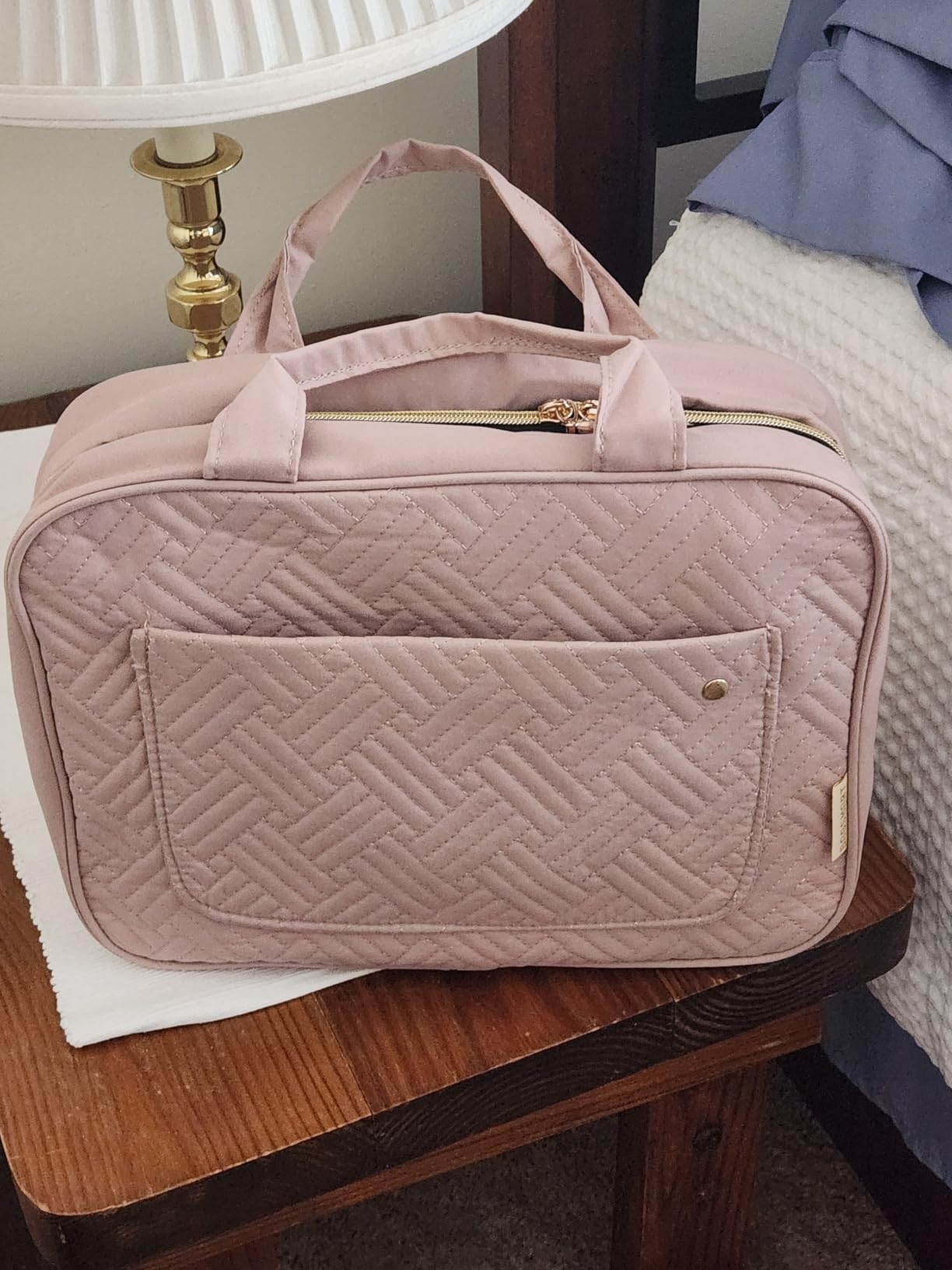 BAGSMART Toiletry Bag Travel Bag with Hanging Hook, Water-resistant Makeup Cosmetic Bag Travel Organizer for Accessories, Shampoo, Full-size Container, Toiletries (Baby Pink, Medium) - Customer Photo 1