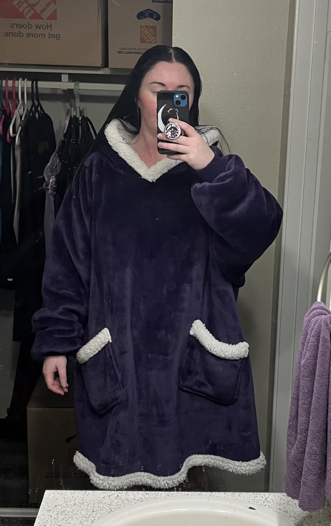 Bedsure Blanket Hoodie, Wearable Blanket Hoodie as Gifts for Mom, Birthday Gifts for Women Kids Teens Sherpa Sweatshirt, Grey, Standard - Customer Photo 2