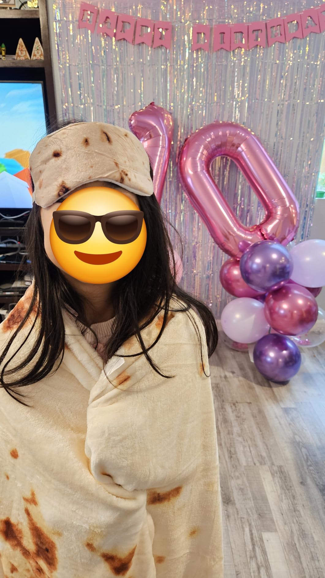 SeaRoomy Burritos Tortilla Blanket, Realistic Food Wrap Blanket Double Sided, Novelty Funny Tortilla Round Soft Blankets (Beige, 47 inches) Customer Review SeaRoomy Burritos Tortilla Blanket, Realistic Food Wrap Blanket Double Sided, Novelty Funny Tortilla Round Soft Blankets (Beige, 47 inches) - Customer Photo 1