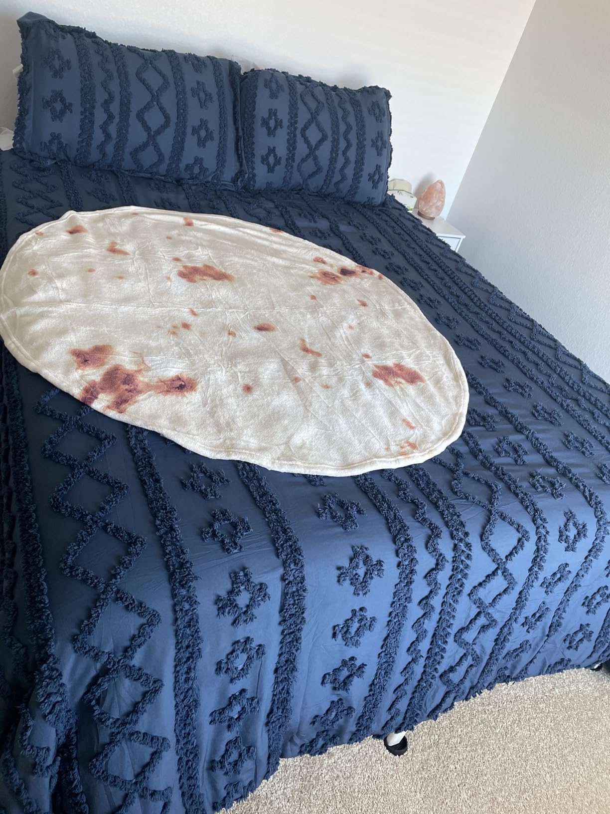 SeaRoomy Burritos Tortilla Blanket, Realistic Food Wrap Blanket Double Sided, Novelty Funny Tortilla Round Soft Blankets (Beige, 47 inches) - Customer Photo 5