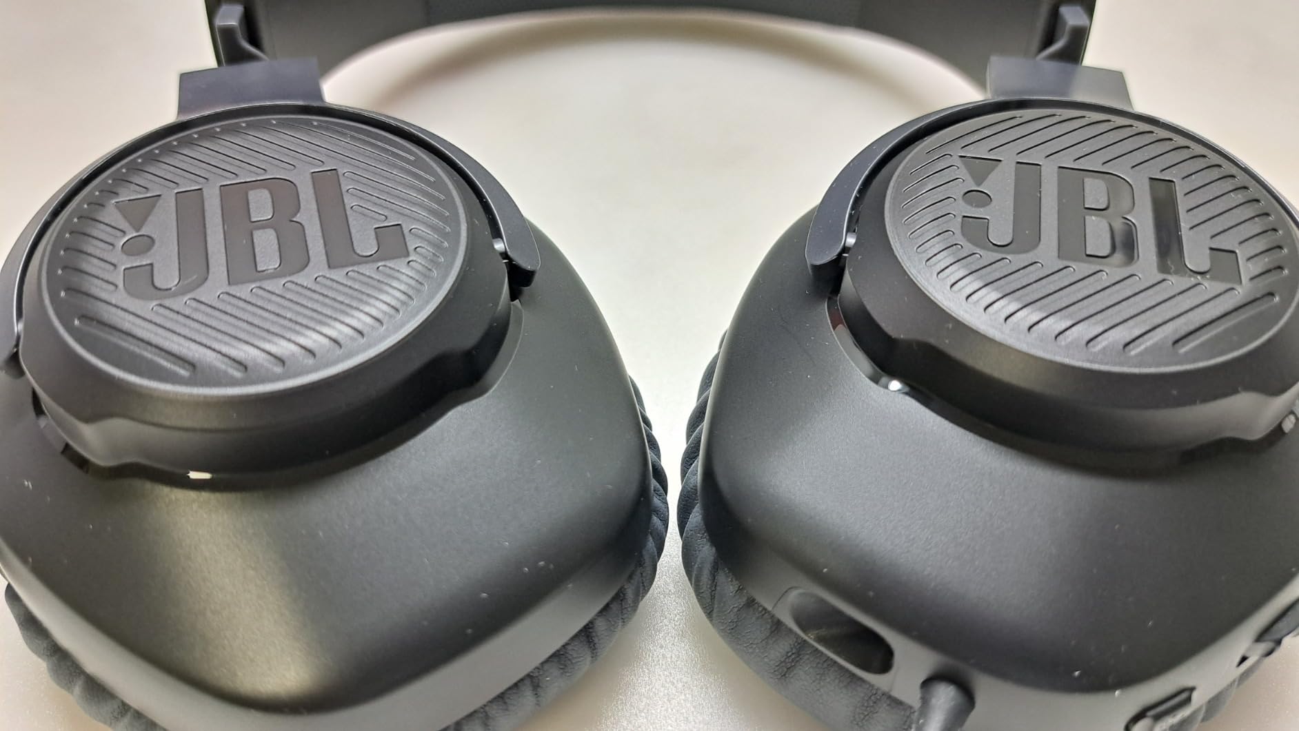 JBL Quantum 100 - Wired Over-Ear Gaming Headphones - Black, Large Customer Review JBL Quantum 100 - Wired Over-Ear Gaming Headphones - Black, Large - Customer Photo 1