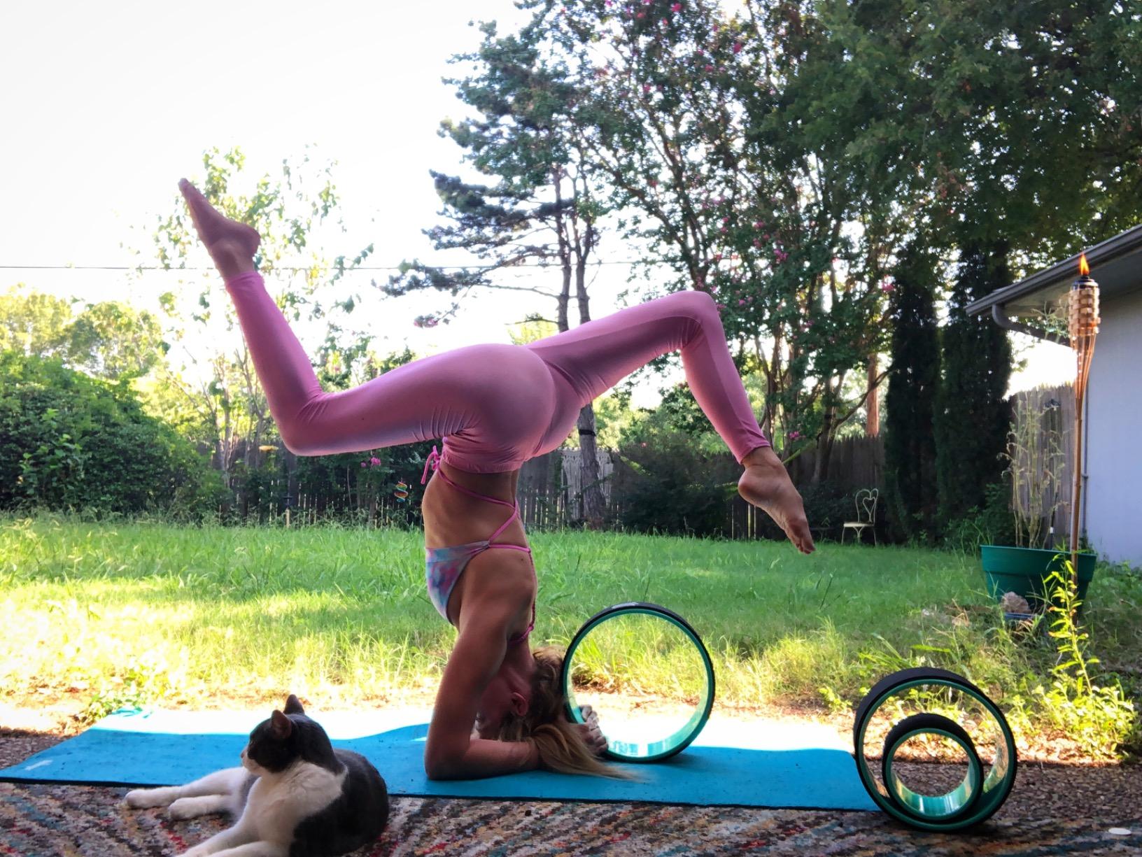 Florensi Cork Yoga Wheel Set - Pack of 3, 13 in, 10 in & 6 in, Yoga Wheel for Back Pain & Stretching, Cork Body Roller for Deep Tissue Massage - Customer Photo 1