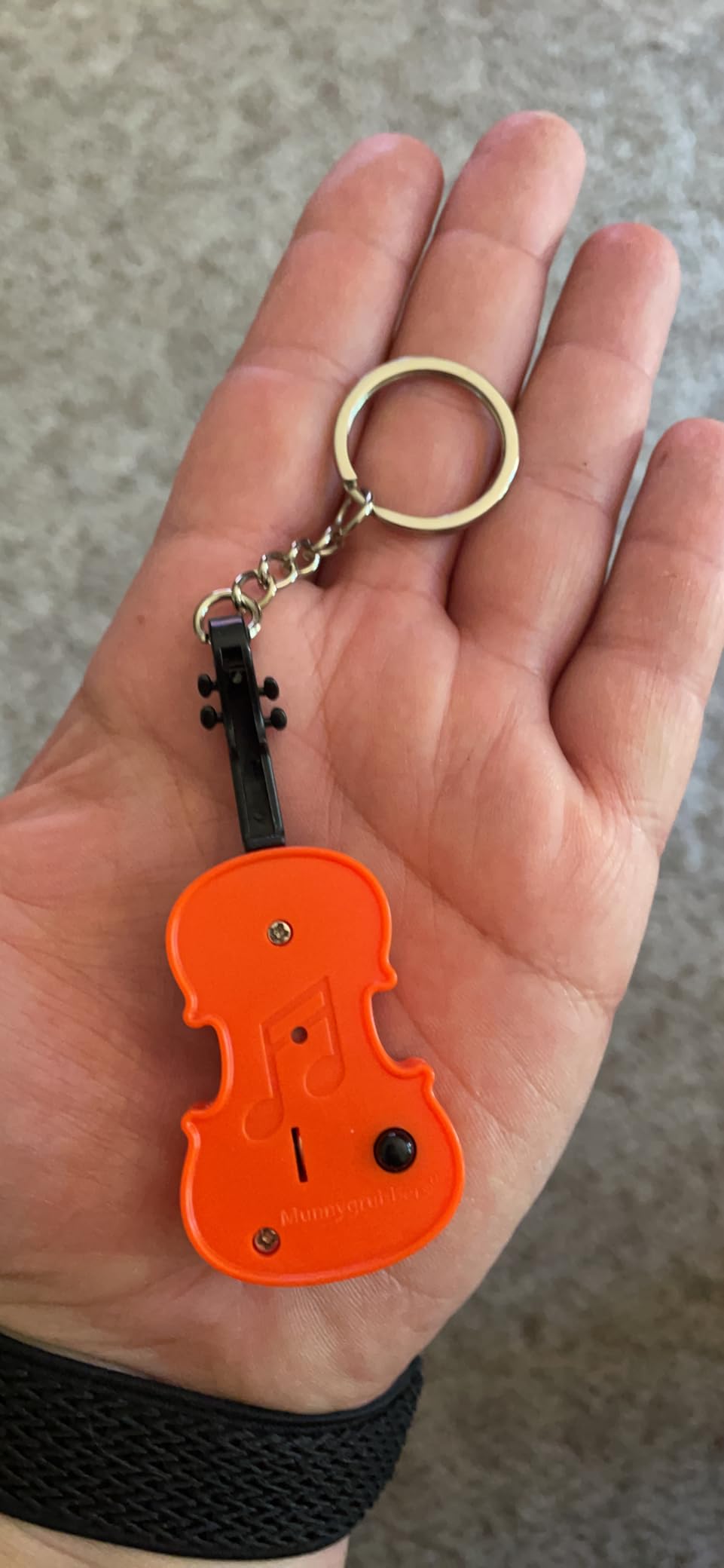 MunnyGrubbers - Original World's Smallest Violin Toy Keychain With Playable Sad Music - Tiny Mini Violin Keychain with Sound Customer Review MunnyGrubbers - Original World's Smallest Violin Toy Keychain With Playable Sad Music - Tiny Mini Violin Keychain with Sound - Customer Photo 2