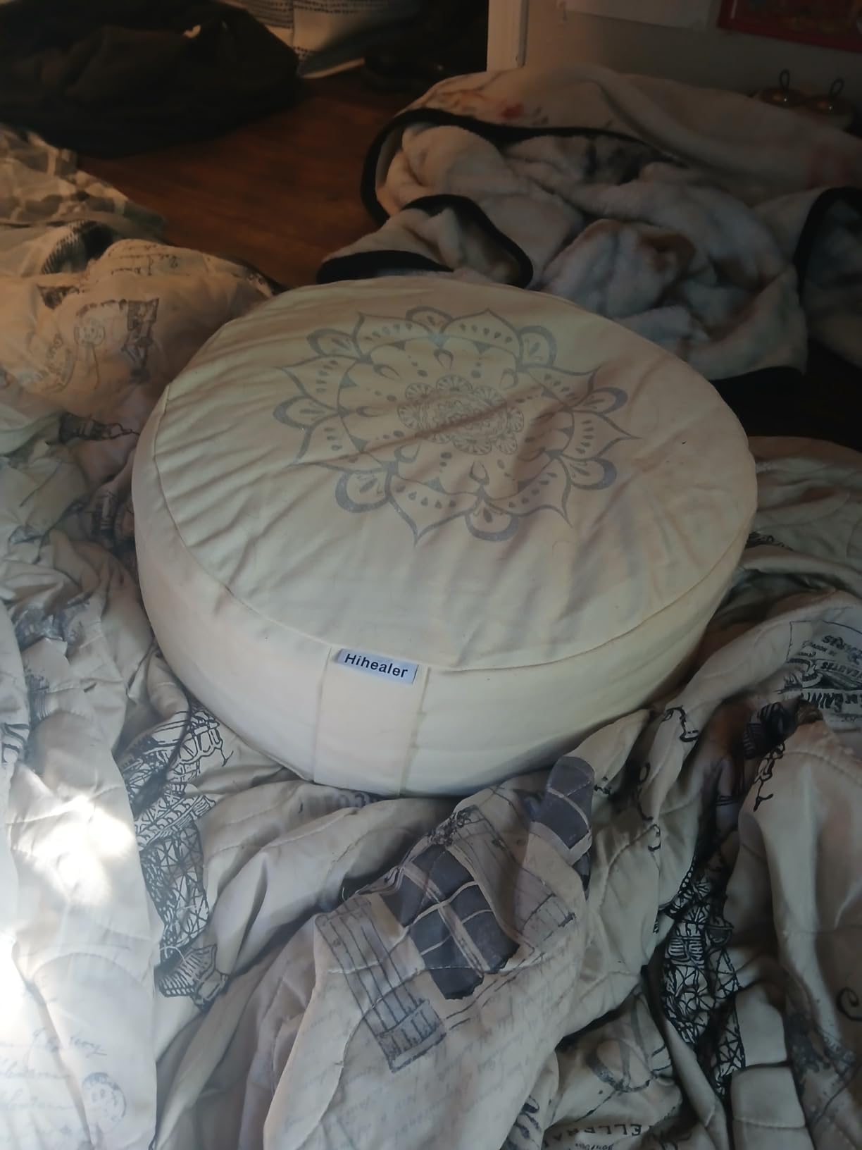 Hihealer Meditation Cushion, Traditional Tibetan Meditation Pillow Velvet Cover - Large Floor Cushion Seating for Adults - Yoga Buckwheat Bolster for Women、Moms - Customer Photo 1