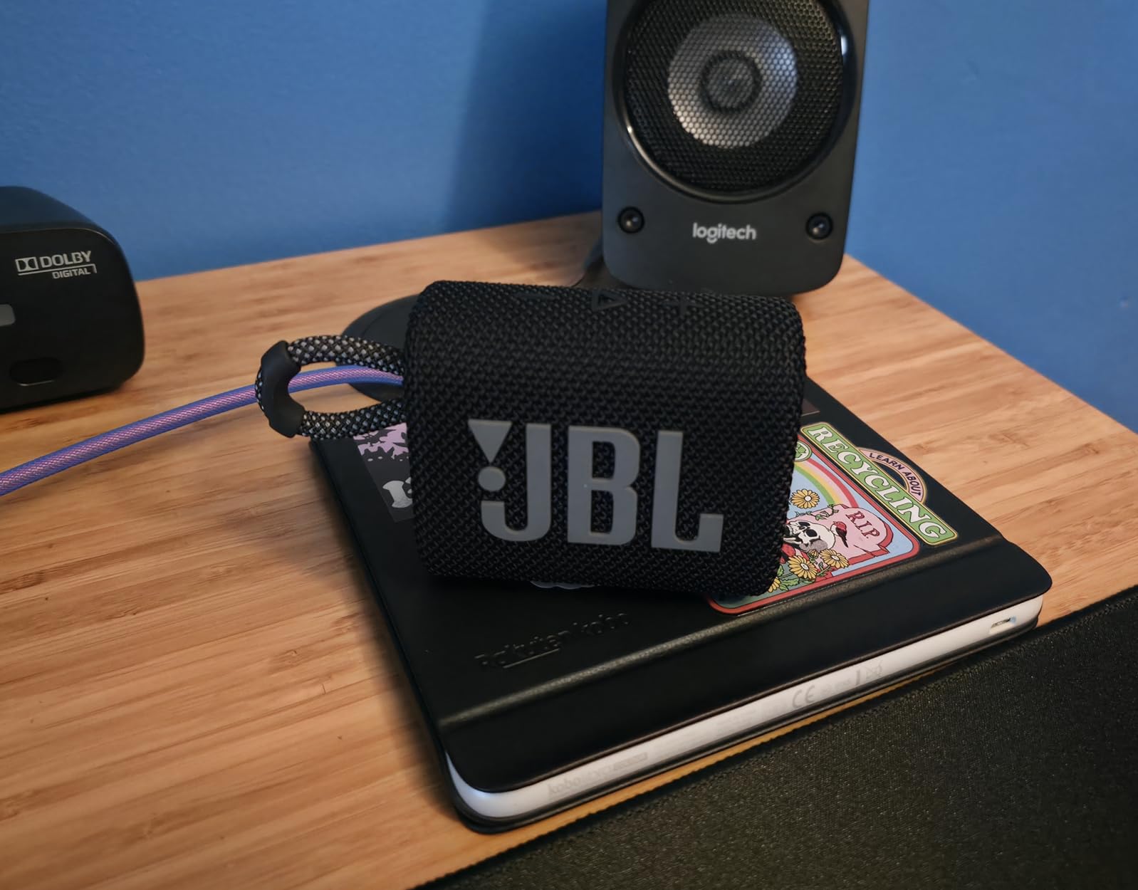 JBL Go 3 - Portable Mini Bluetooth Speaker, big audio and punchy bass, IP67 waterproof and dustproof, 5 hours of playtime, speaker for home, outdoor and travel (Black) Customer Review JBL Go 3 - Portable Mini Bluetooth Speaker, big audio and punchy bass, IP67 waterproof and dustproof, 5 hours of playtime, speaker for home, outdoor and travel (Black) - Customer Photo 2