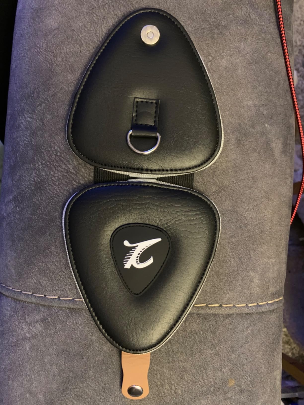 XTON Guitar Picks Holder for Acoustic Electric Guitar, Variety Pack Picks Storage Pouch Box, PU leather Plectrums Bag with Lanyard Customer Review XTON Guitar Picks Holder for Acoustic Electric Guitar, Variety Pack Picks Storage Pouch Box, PU leather Plectrums Bag with Lanyard - Customer Photo 1