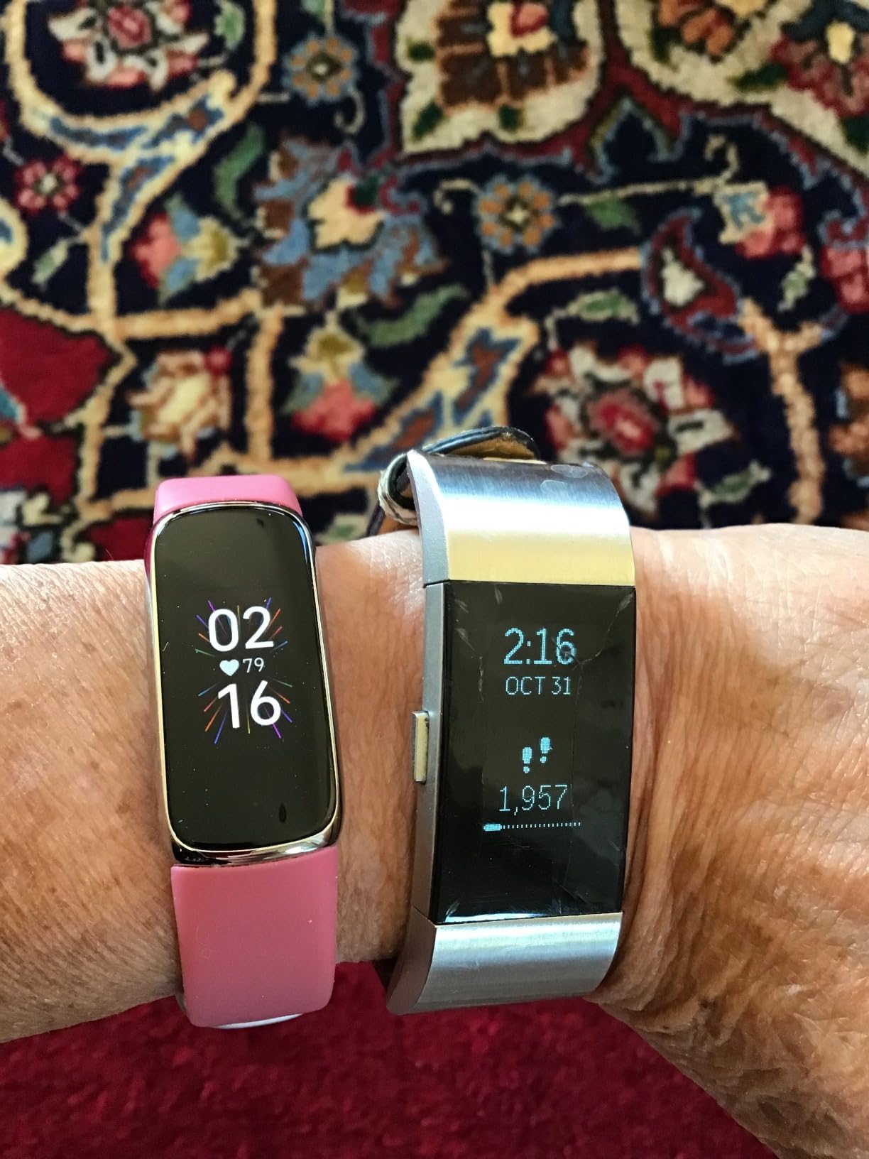 Fitbit Luxe Special Edition Fitness and Wellness Tracker, Gorjana Soft Gold Stainless Steel Parker Link Bracelet, One Size (S & L Peony Classic Bands Included) Customer Review Fitbit Luxe Special Edition Fitness and Wellness Tracker, Gorjana Soft Gold Stainless Steel Parker Link Bracelet, One Size (S & L Peony Classic Bands Included) - Customer Photo 4