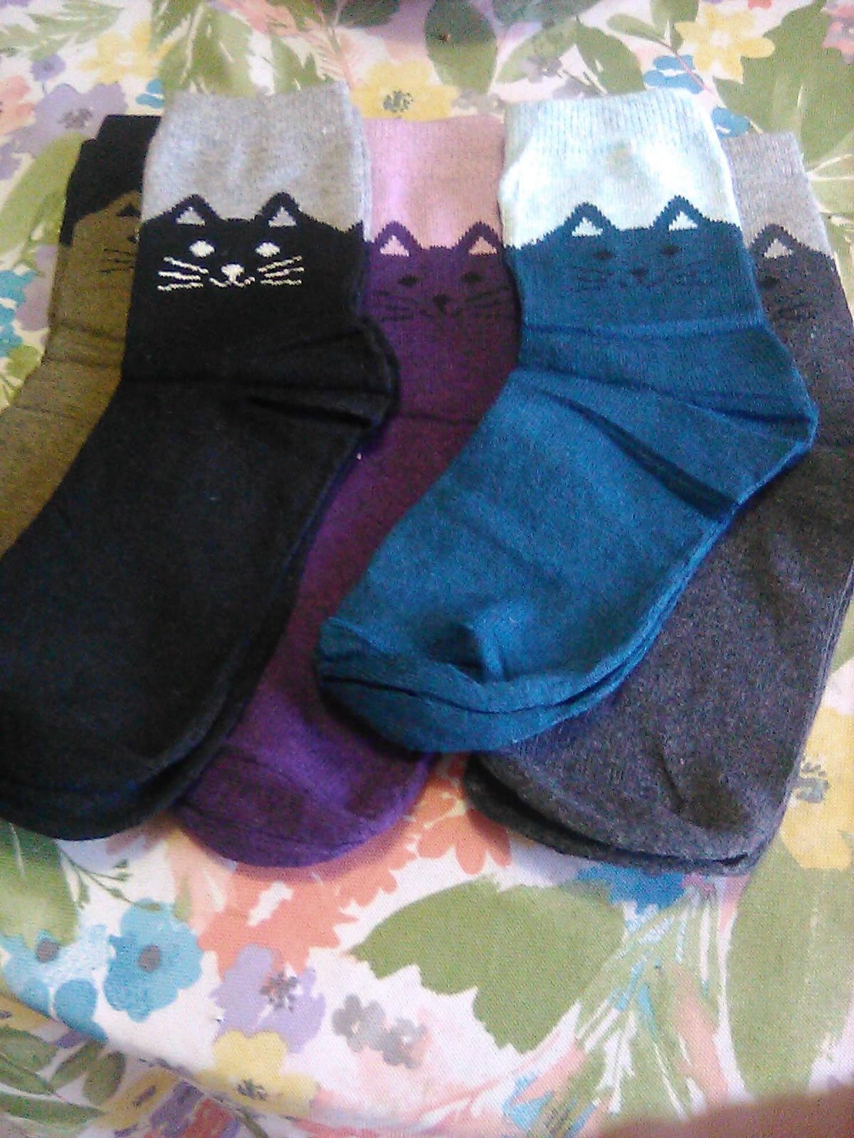 Trifabricy Wool Socks - Vintage Winter Warm Wool Socks for Women, Soft Cozy Thick Knit Boots Sock Gifts for Women Men Customer Review Trifabricy Wool Socks - Vintage Winter Warm Wool Socks for Women, Soft Cozy Thick Knit Boots Sock Gifts for Women Men - Customer Photo 2