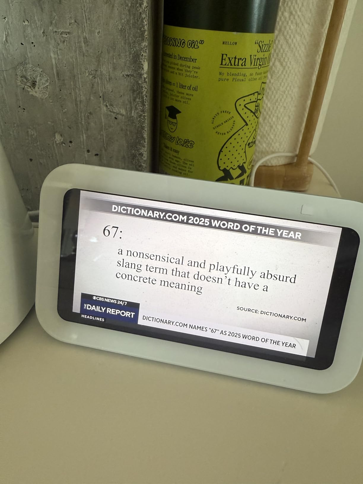 Amazon Echo Show 5 (newest model), Smart display with Alexa+ Early Access, 2x the bass and clearer sound, Glacier White - Customer Photo 1