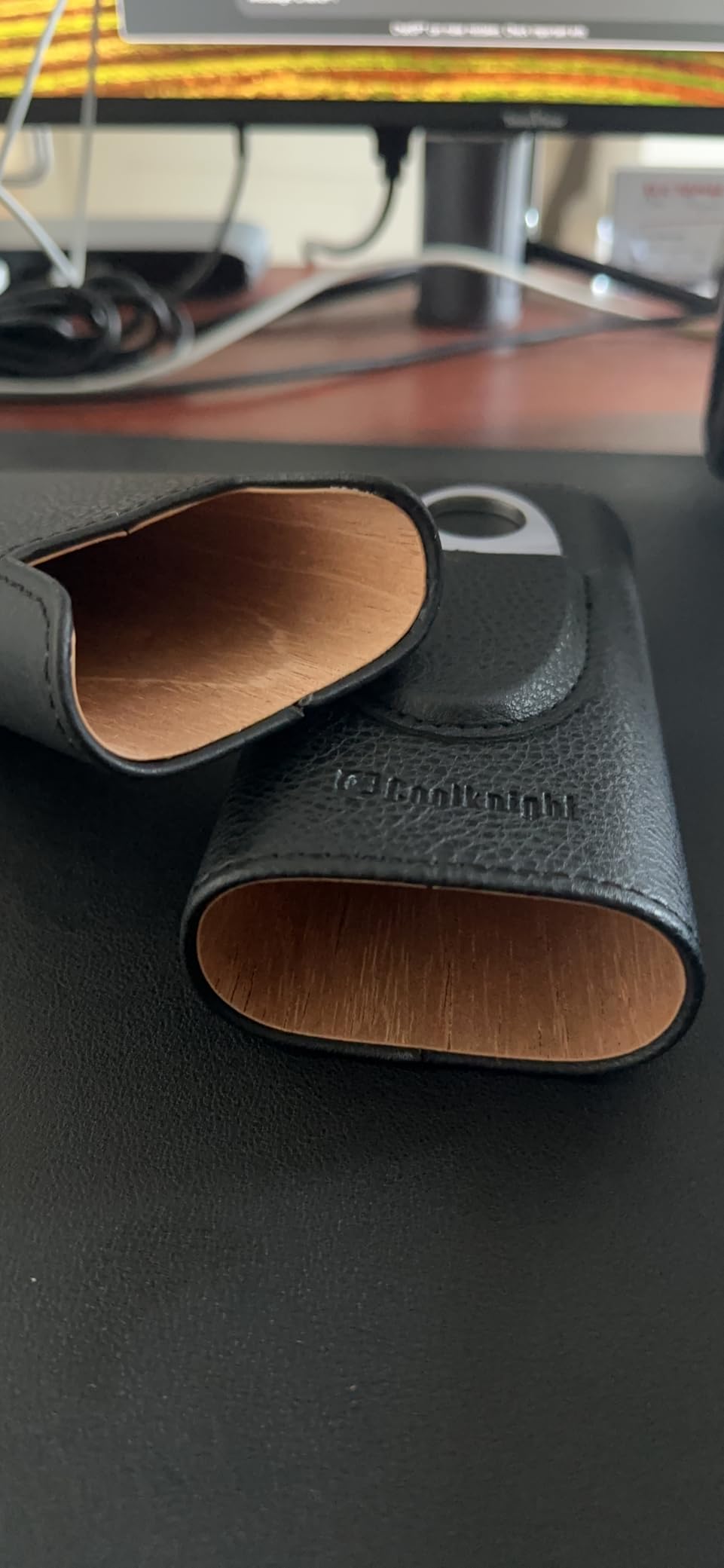 COOL KNIGHT Leather Cigar Case - Cedar Wood Lining Travel Humidors for Cigars - Cigar Accessories Include Stainless Steel Cigar Cutter - Cigar Gift Box for Cigar Lovers (Black) - Customer Photo 1