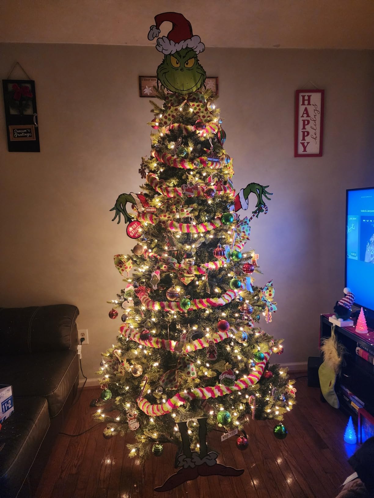 Hallmark Dr. Seuss How The Grinch Stole Christmas! Grinch with Present Christmas Ornament - Customer Photo 2