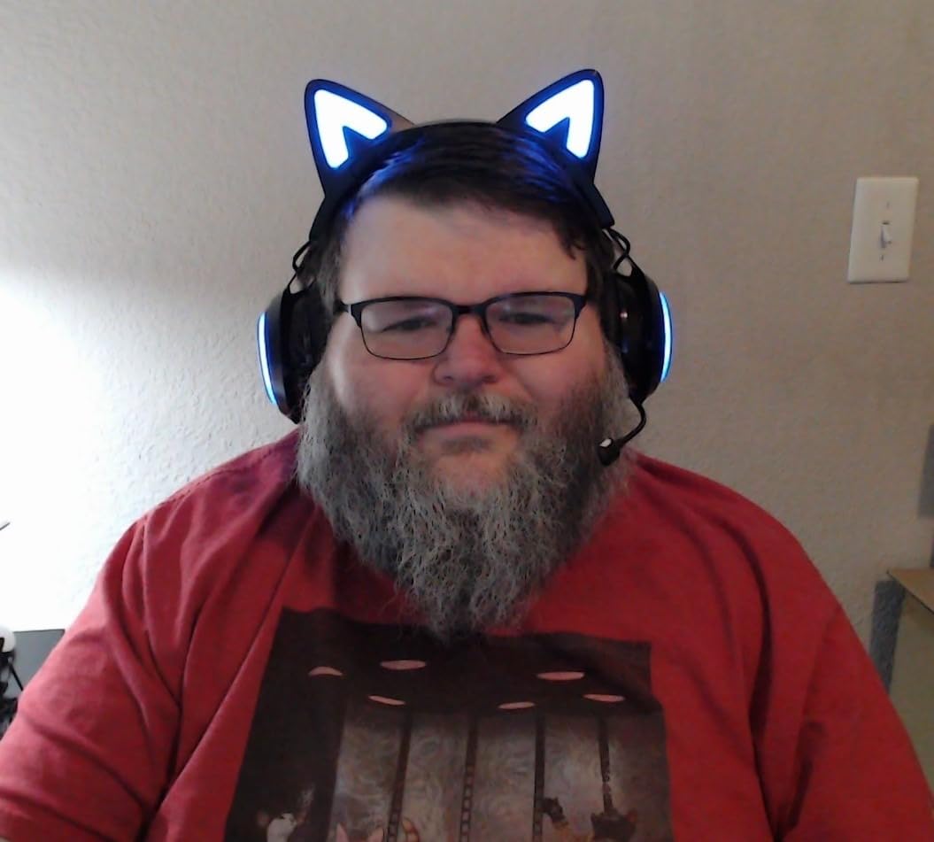 Pink Gaming Headset GS510, Wired, Over Ear, Cat Ear Design with RGB Lighting, 7.1 Surround Sound, Retractable Mic, Compatible with PC, PS4, PS5 - Customer Photo 1