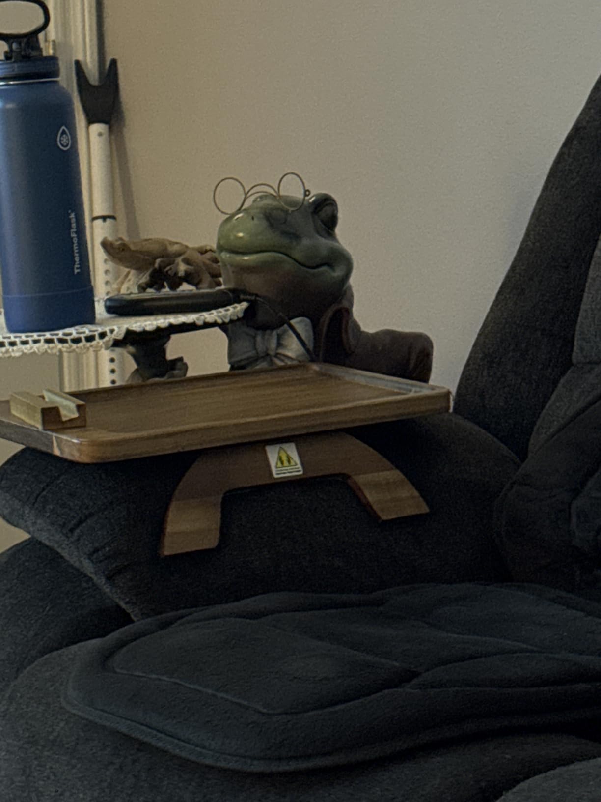 SINWANT Couch Arm Tray,Bamboo Sofa Clip on Side Table,Foldable Couch Armrest Table with 360° Phone Holder,Food Trays for Eating/Drinks/Snacks/Remote Customer Review SINWANT Couch Arm Tray,Bamboo Sofa Clip on Side Table,Foldable Couch Armrest Table with 360° Phone Holder,Food Trays for Eating/Drinks/Snacks/Remote - Customer Photo 4