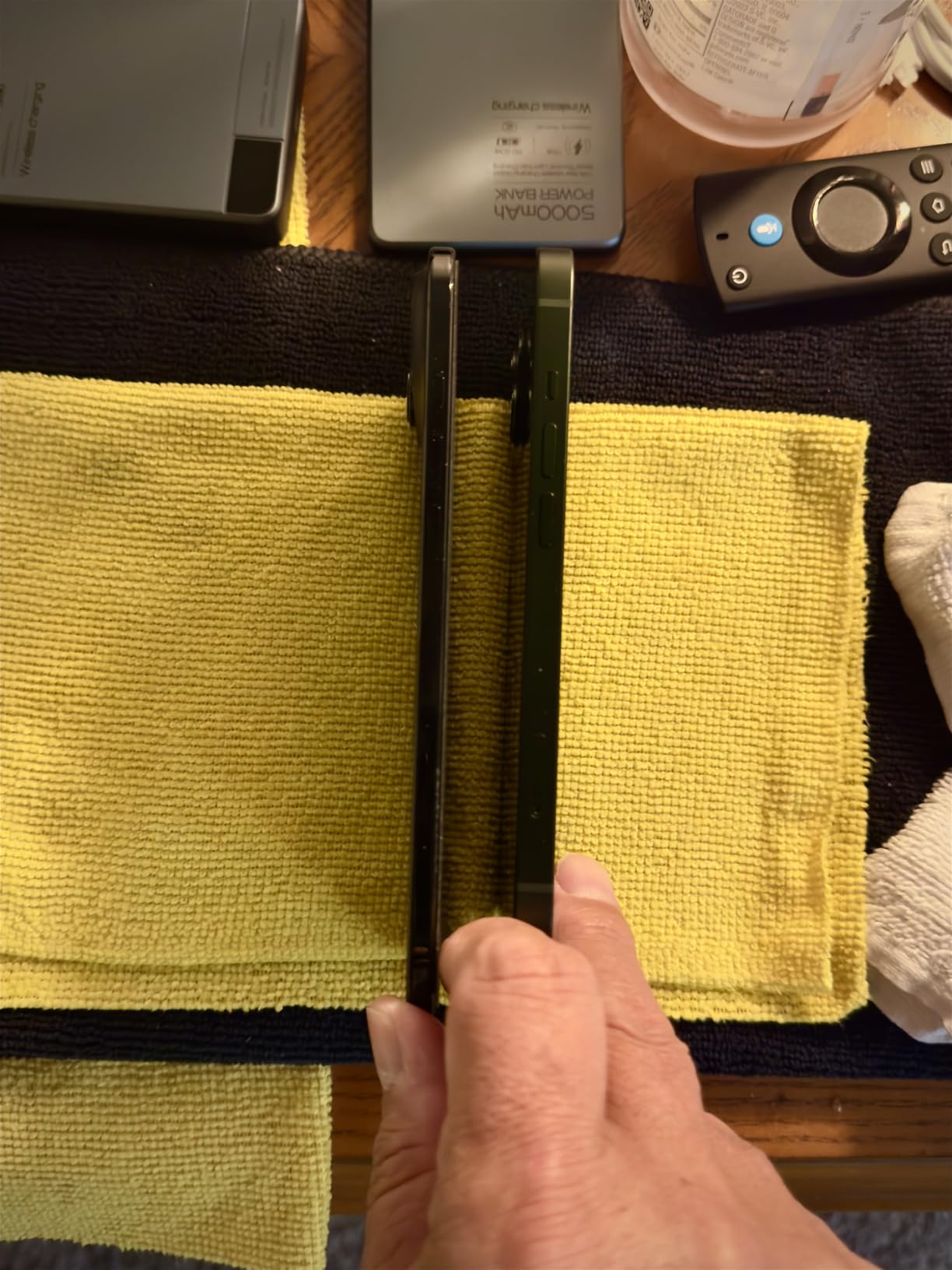 Apple iPhone 13 (Renewed), 128GB, Midnight - Unlocked - Customer Photo 3