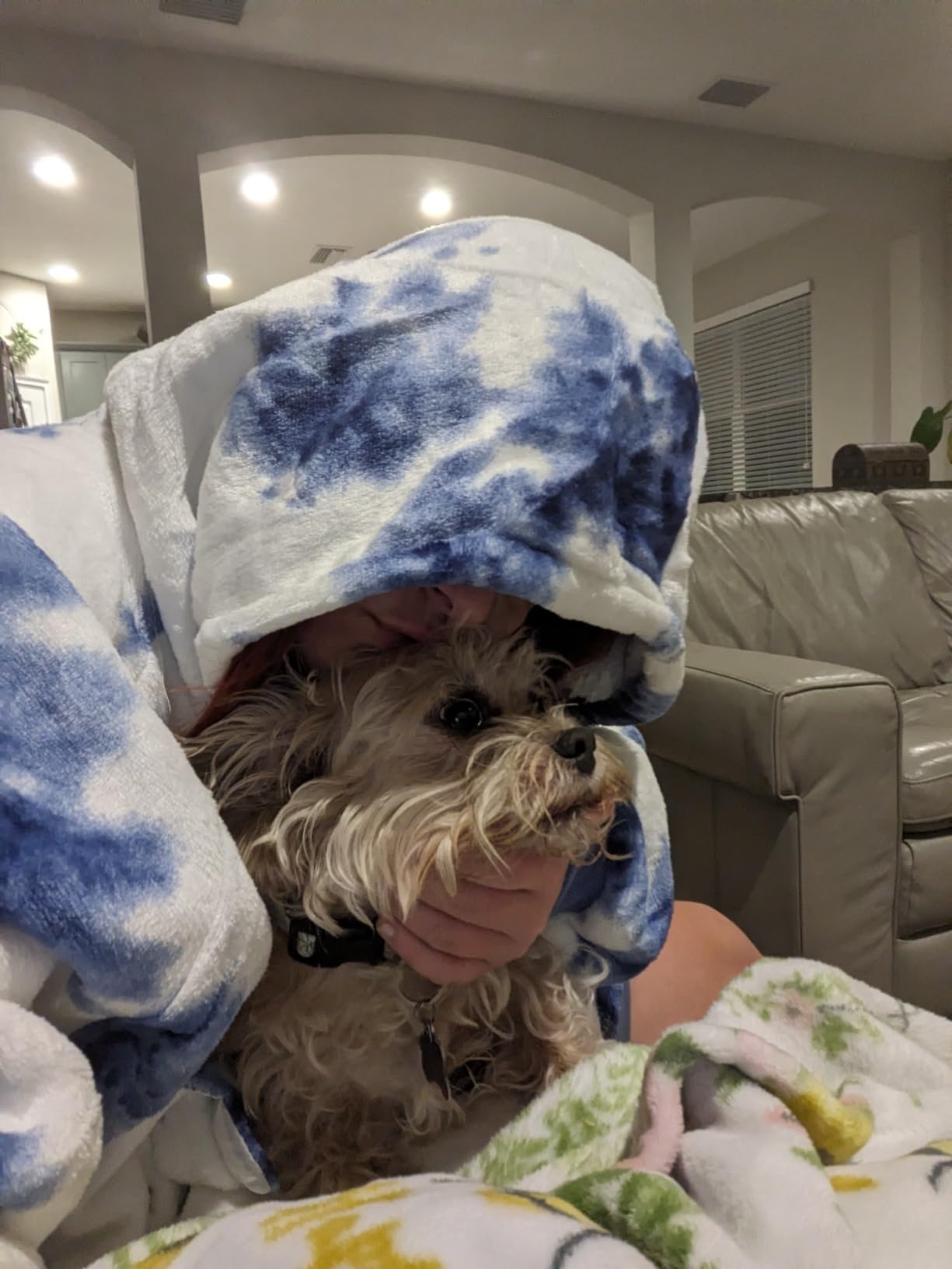 Krifey Wearable Blanket Hoodie, Oversized Sherpa Fleece Sweatshirt with Giant Pocket, Birthday Gifts for Women, Warm Christmas Gift for Mom, Sister - Customer Photo 2