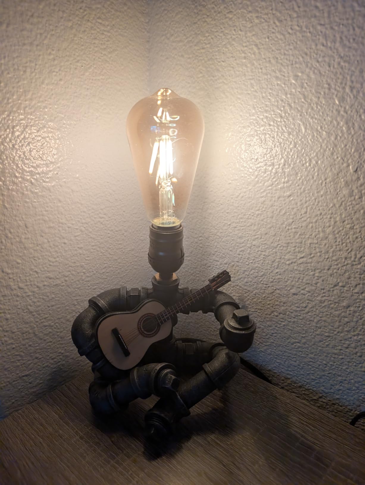 Steampunk Industrial Guitar Lamp - Unique Table Lamp/Desk Lamp with Edison Bulb, Vintage Decorative Lamp for Men, Guitar Lovers & Musicians Customer Review Steampunk Industrial Guitar Lamp - Unique Table Lamp/Desk Lamp with Edison Bulb, Vintage Decorative Lamp for Men, Guitar Lovers & Musicians - Customer Photo 2