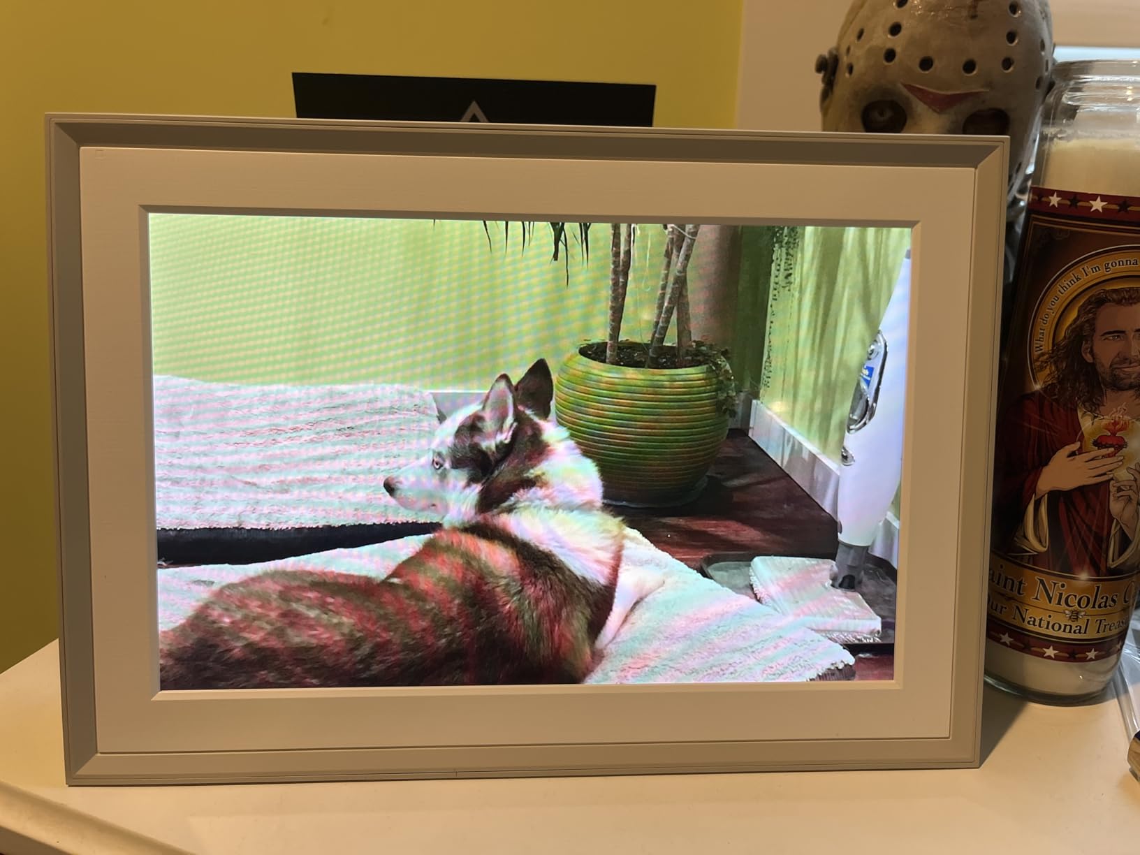 Aura Carver HD WiFi Digital Picture Frame, 10.1