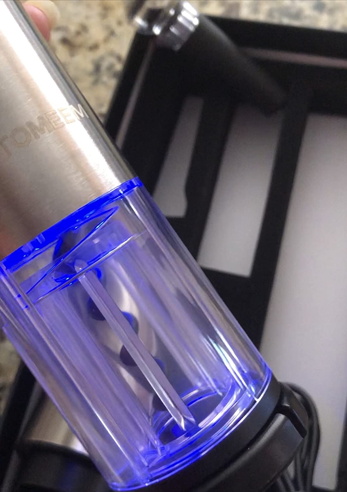 Rechargeable Electric Wine Gift Set - Aerator, Vacuum Stoppers, Foil Cutter and Bottle Opener for Home Bar and Outdoor Parties - Customer Photo 2