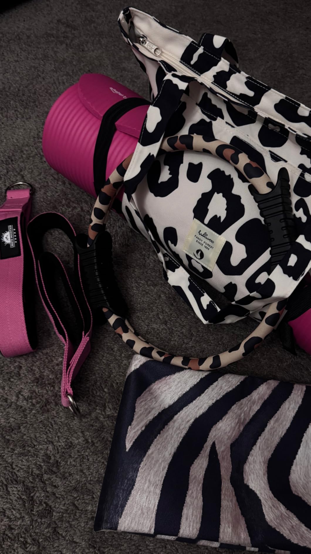 WLLWOO WLLWOO Yoga Bags for Women with Yoga Mats Bags Carrier Carryall Canvas Tote for Pilates Shoulder for Travel Office Beach Workout - Customer Photo 1