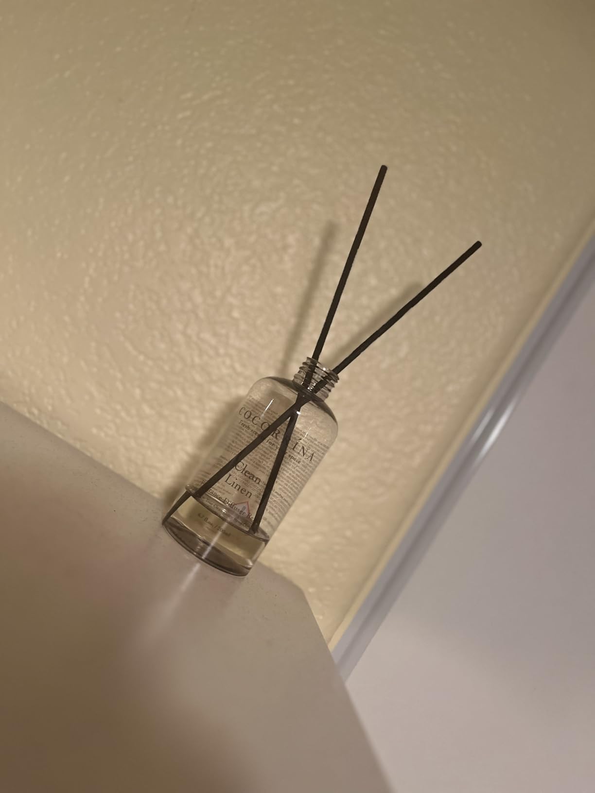 Cocorrína Reed Diffuser Set, Clean Linen 6.7 fl oz Scented Diffuser with Sticks Home Fragrance Reed Diffuser for Bathroom Shelf Decor - Customer Photo 1