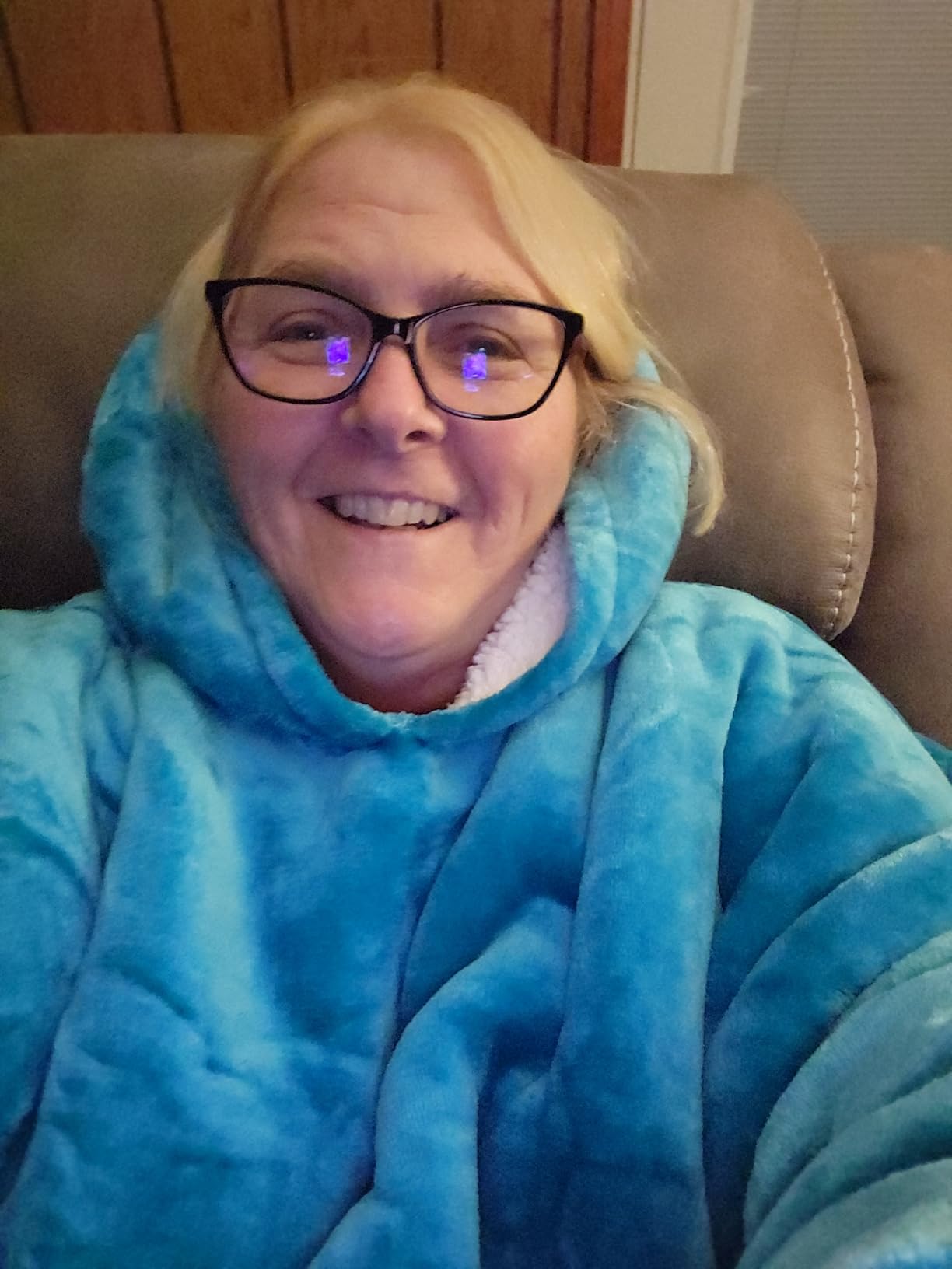 Kipswiza Panda Blanket Hoodie for Kids 6-13 Girls Boys Birthday Gifts, Soft Cozy Sherpa Oversized Wearable Blankets - Customer Photo 1