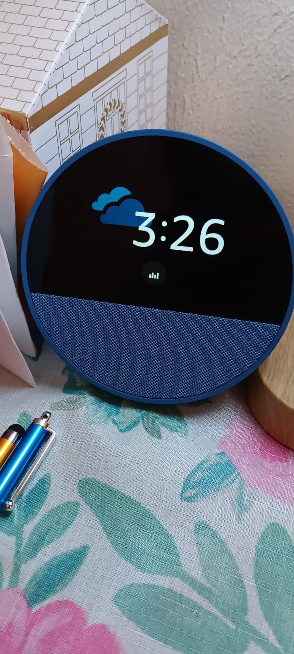Echo Spot (newest model), Great for nightstands, offices and kitchens, Smart alarm clock with Alexa+ Early Access, Black - Customer Photo 2