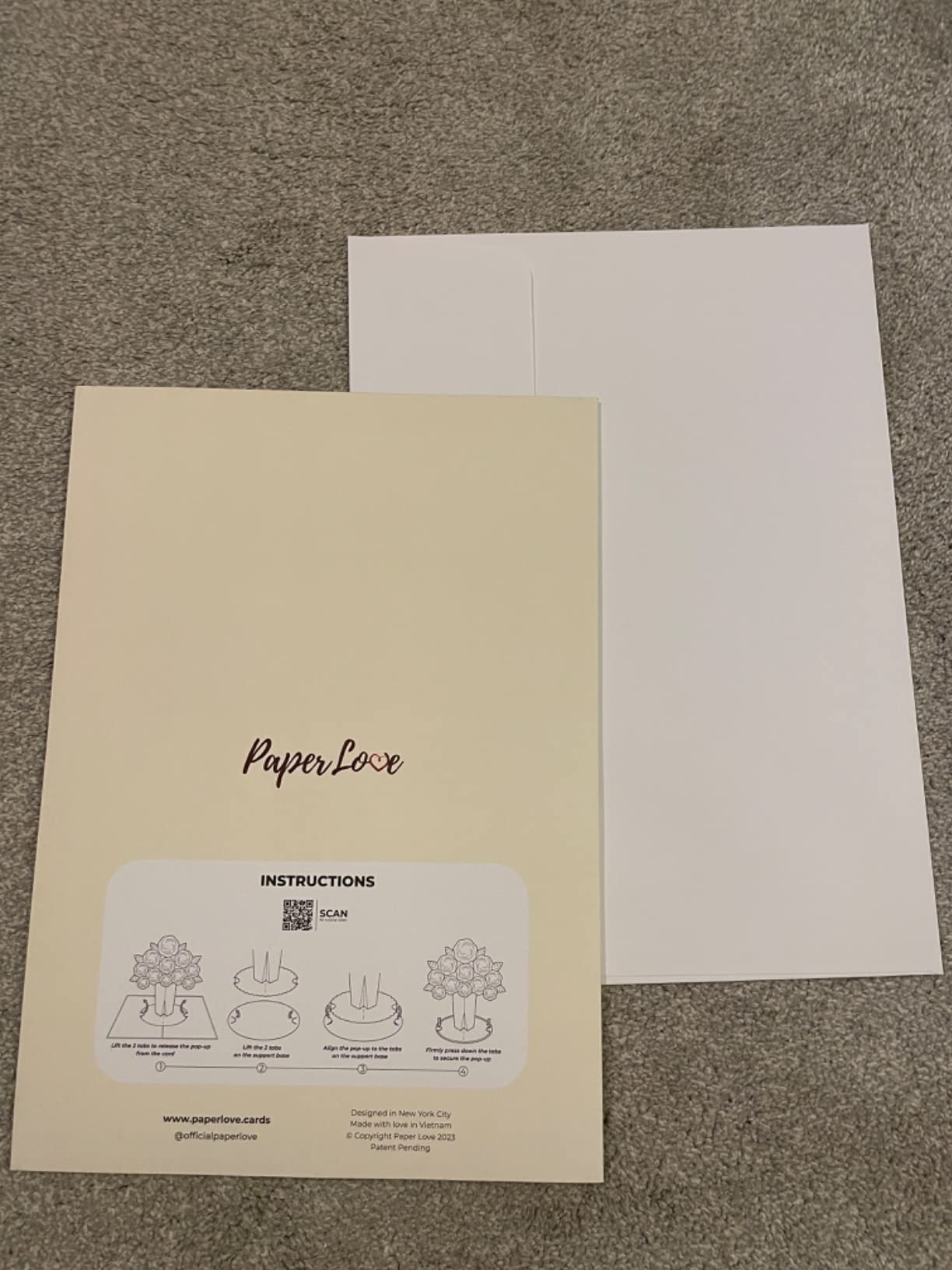 Paper Love HugePop 3D Love You Bouquet Pop Up Card, with Detachable Paper Flower Bouquet, Gift for Birthday, Anniversary, Thank You, All Occasion - Jumbo 10