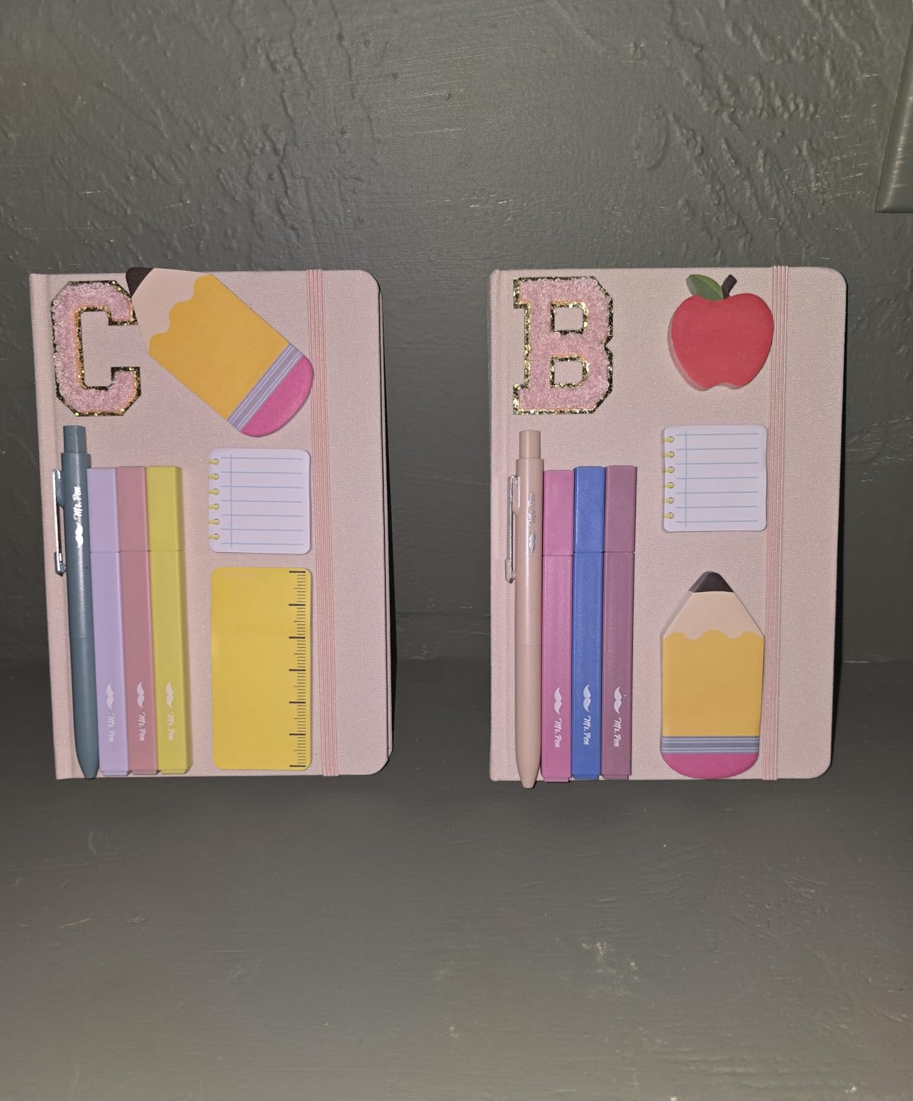 Xqumoi I Just Really Like Otters Sticky Notes Set, 550 Sheets, Cute Cartoon Otters Self-Stick Notes Pads Sea Animal Divider Tabs Bundle Writing Memo Pads Back to School Office Supplies Small Gift - Customer Photo 1