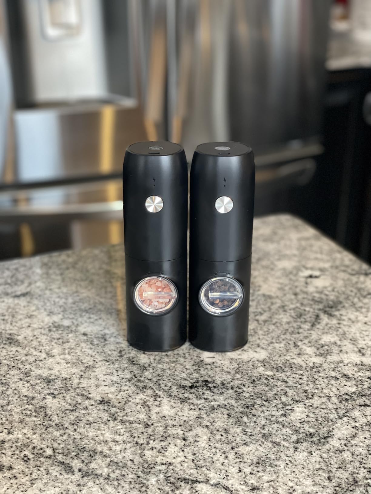 Electric Salt and Pepper Grinder Set-Rechargeable Automatic Pepper Mill Grinder with LED Christmas Gifts for Women, USB Adjustable Coarseness shakers, One-Hand Operation for Kitchen Appliances Customer Review Electric Salt and Pepper Grinder Set-Rechargeable Automatic Pepper Mill Grinder with LED Christmas Gifts for Women, USB Adjustable Coarseness shakers, One-Hand Operation for Kitchen Appliances - Customer Photo 1