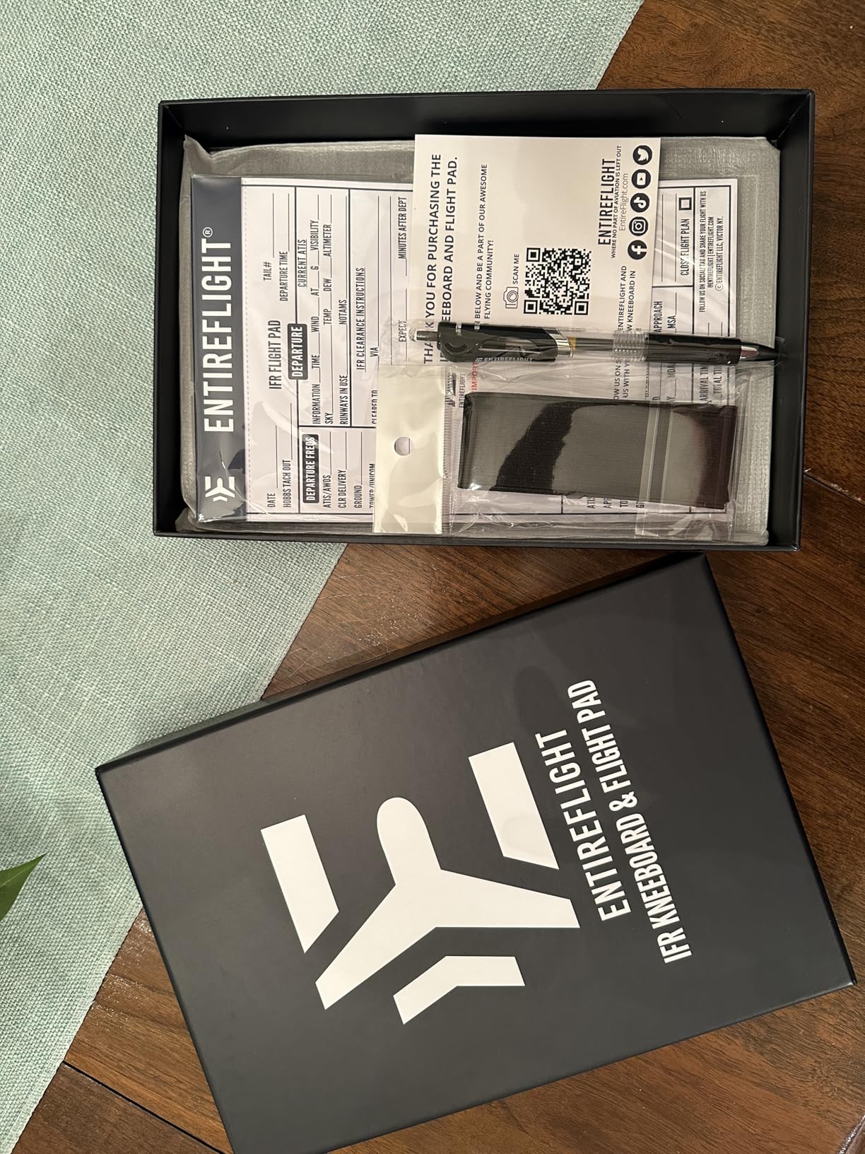 EntireFlight Aviation Pilot Kneeboard-VFR Black With Notepad-Premium Pilot Gear Aviation Accessories - Airplane Grade Aluminum-Elastic Knee Board Strap & Pen|Quality Box Included - Customer Photo 4