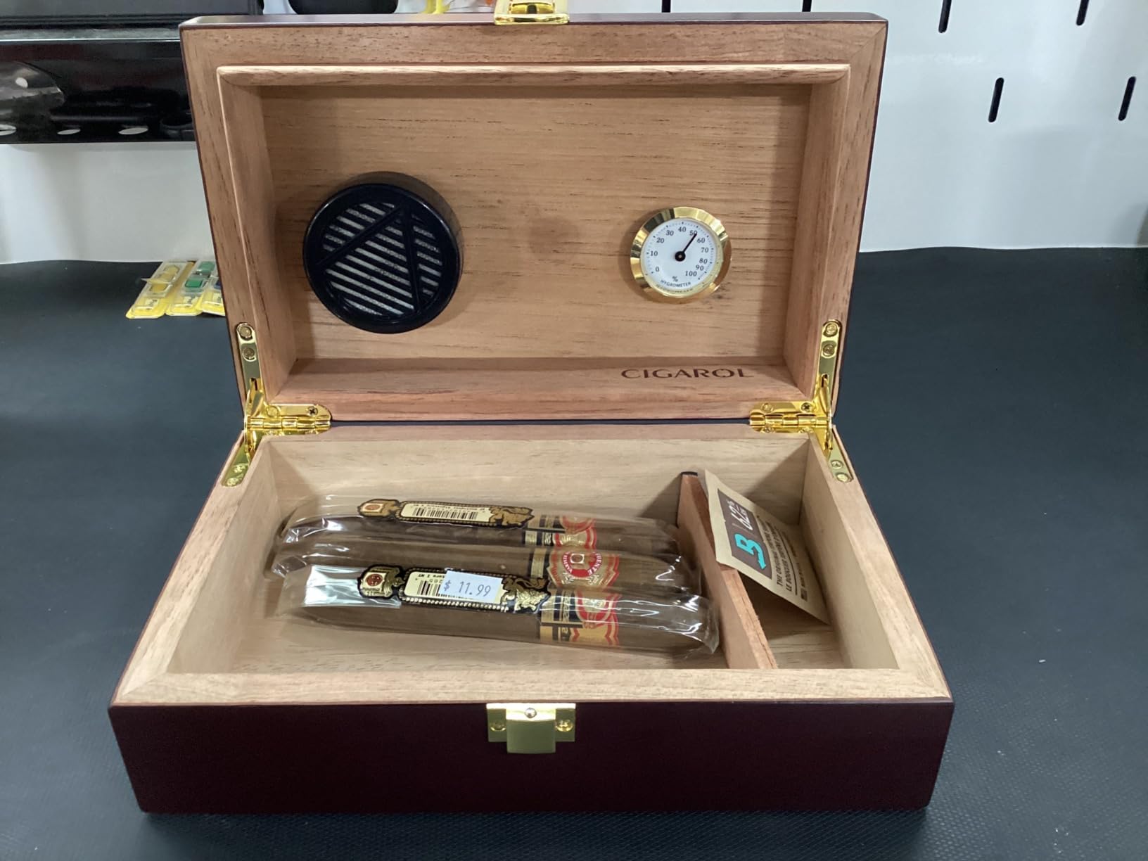 Volenx Cigar Humidor Box - Spanish Cedar Wood - Holds 5-10 Cigars - Hygrometer & Humidifier - Elegant Brown Cigar Case - Customer Photo 1