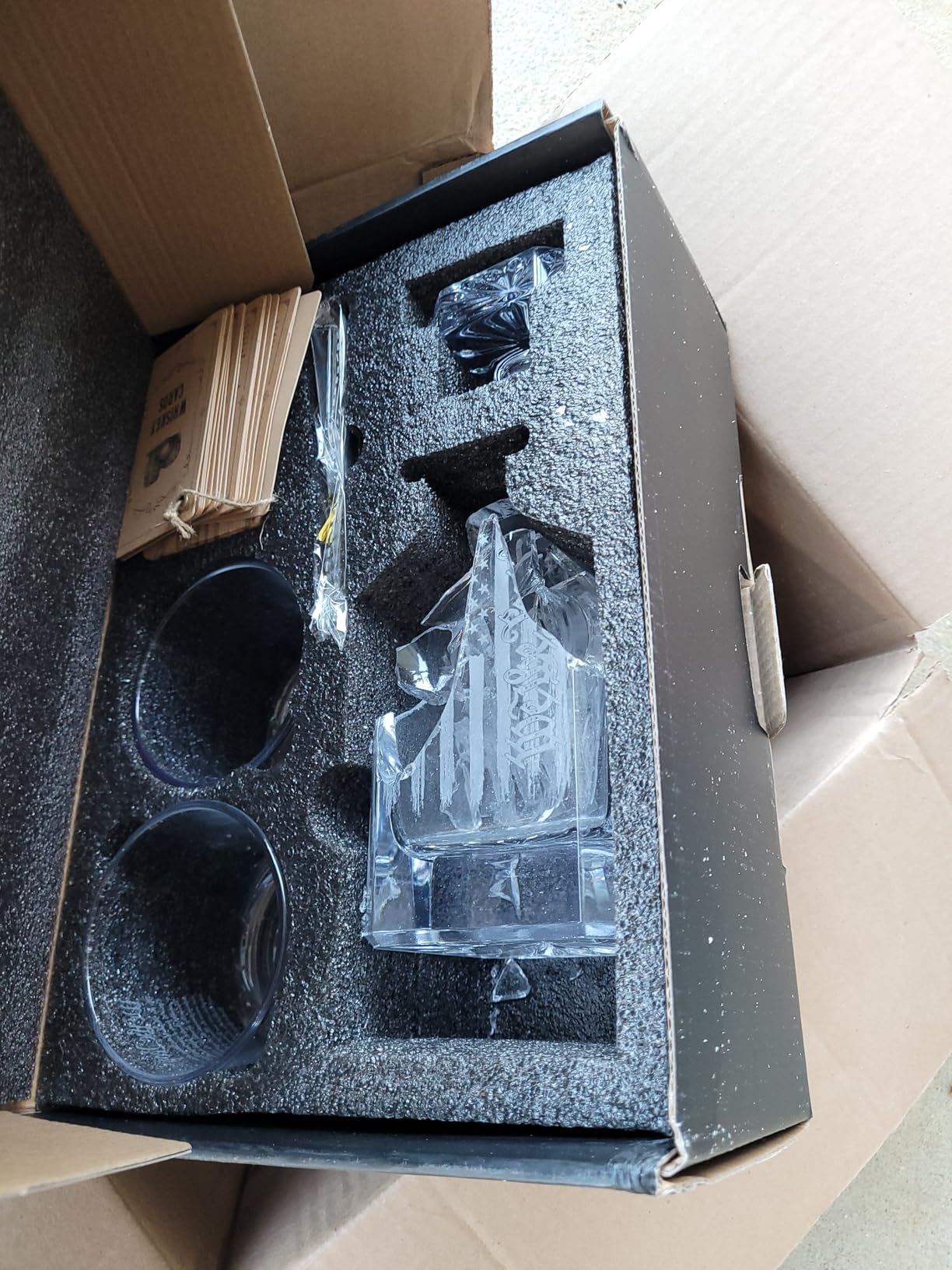 PONPUR Whiskey Decanter Engraved We The People American Flag, 750ml Whiskey Decanter Set with 2 Glasses, Christmas Boss Day Patriotic Birthday Gifts For Men Dad, Liquor Scotch Bourbon Presents - Customer Photo 1