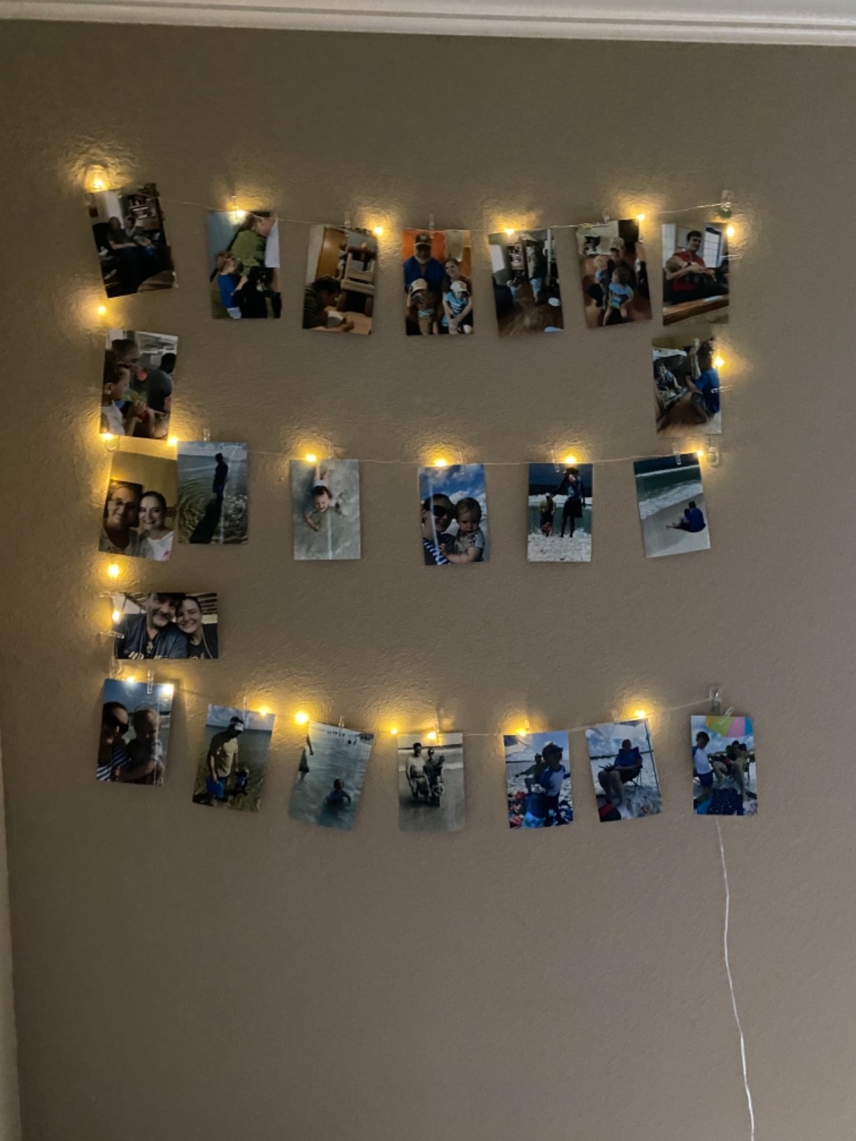 Mind-Glowing Photo Clips String Light - Dreamy Fairy Lights with Clips - Stocking Stuffers for Teen Girls 2025 - Trendy Stuff Room Decor - Christmas Gift for Any Year Old Tween Girl (100 LED, 33 ft) - Customer Photo 2