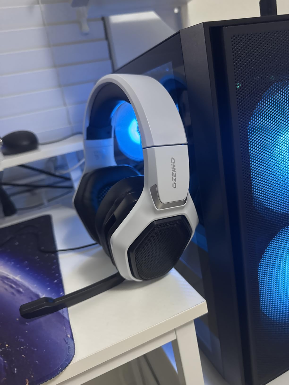 Ozeino 2.4GHz Wireless Gaming Headset for PC, Ps5, Ps4 - Lossless Audio USB & Type-C Ultra Stable Gaming Headphones with Flip Microphone, 40-Hr Battery Gamer Headset for Switch, Laptop, Mobile, Mac Customer Review Ozeino 2.4GHz Wireless Gaming Headset for PC, Ps5, Ps4 - Lossless Audio USB & Type-C Ultra Stable Gaming Headphones with Flip Microphone, 40-Hr Battery Gamer Headset for Switch, Laptop, Mobile, Mac - Customer Photo 2