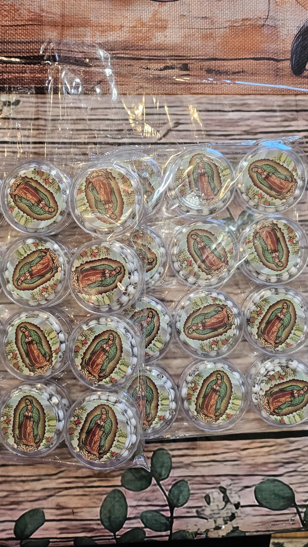 Brilucky 24 PCS White Rosary Beads Bulk For Baptism Favors,Lady Guadalupe Rosarios Catolicos First Communion Favors For Guests,Rosary Beads Necklace Gifts For Christian Quinceanera Party - Customer Photo 1