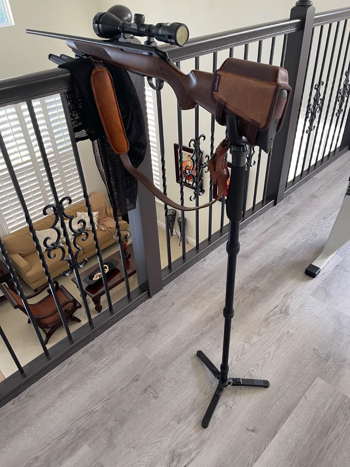 AUSCAMOTEK Rifle Shooting Stick with Tri-Stand Base – Lightweight Aluminum Shotgun Monopod Rest with 360° Swivel Yoke - Customer Photo 1